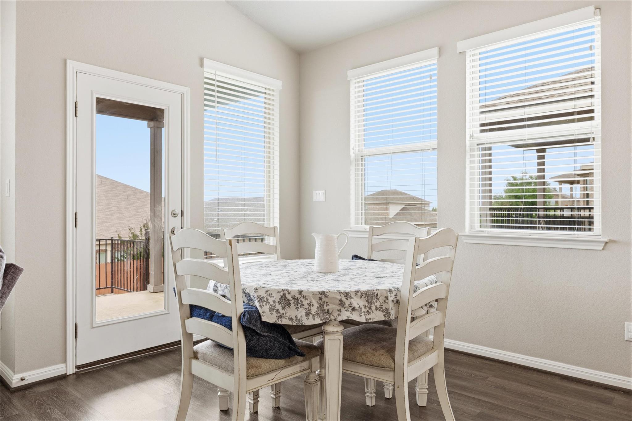 1613 Dubiel Dr, Leander, TX 78641