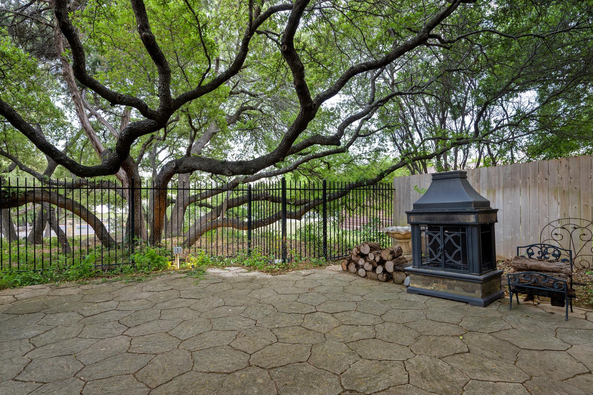 1012 Sailmaster St, Lakeway, TX 78734