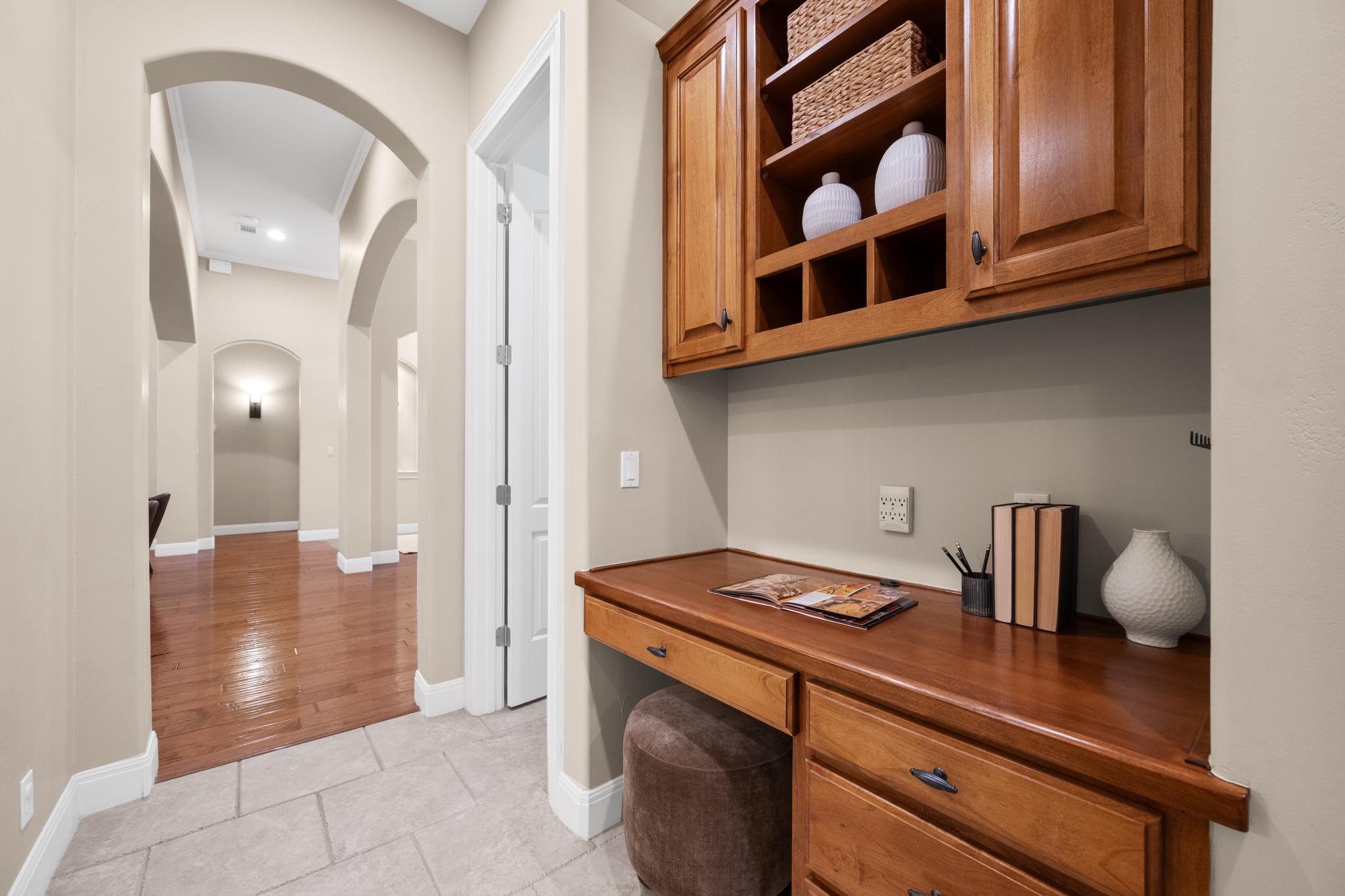 1012 Sailmaster St, Lakeway, TX 78734