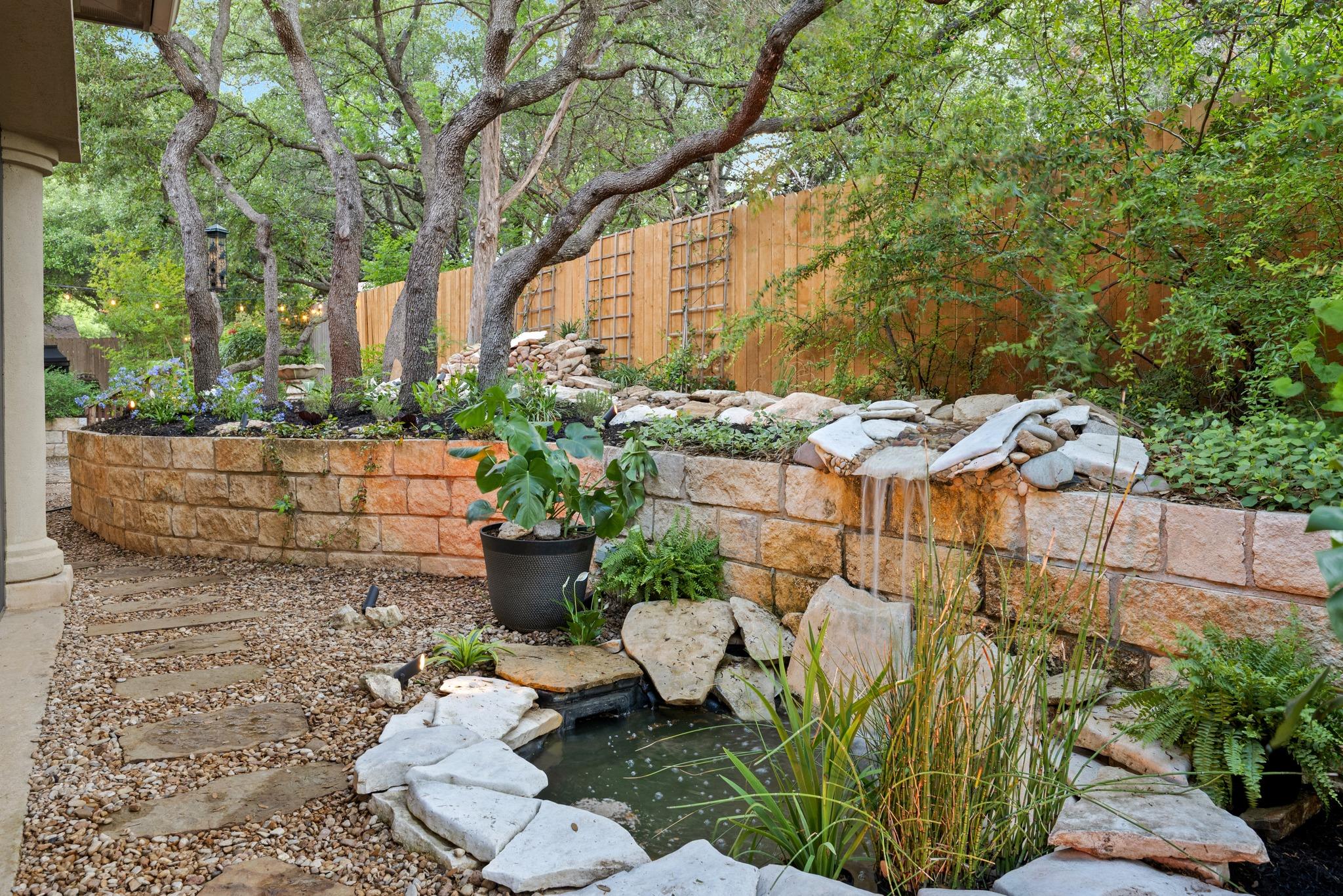 1012 Sailmaster St, Lakeway, TX 78734