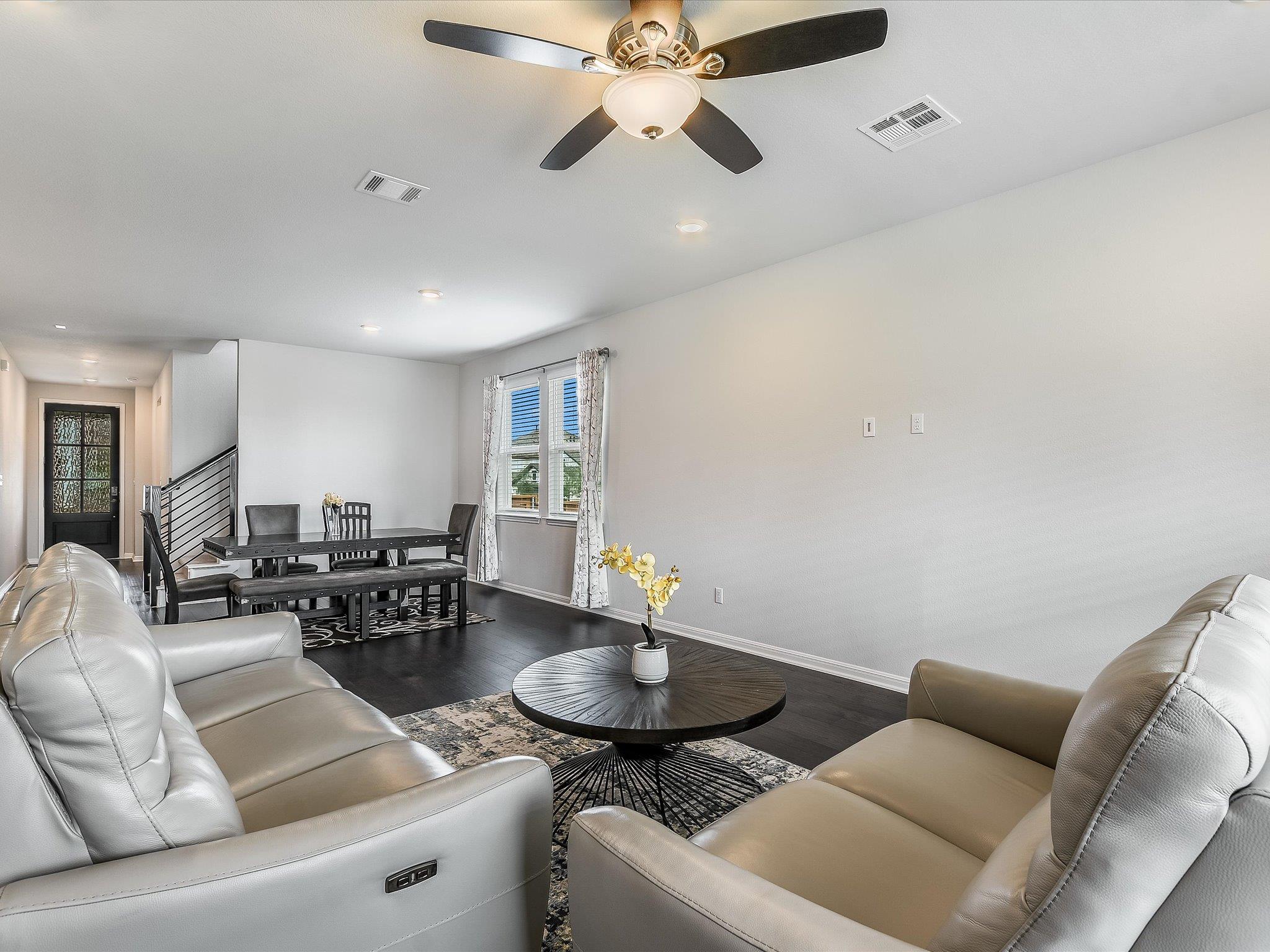 512 Voyage Trce, Leander, TX 78641