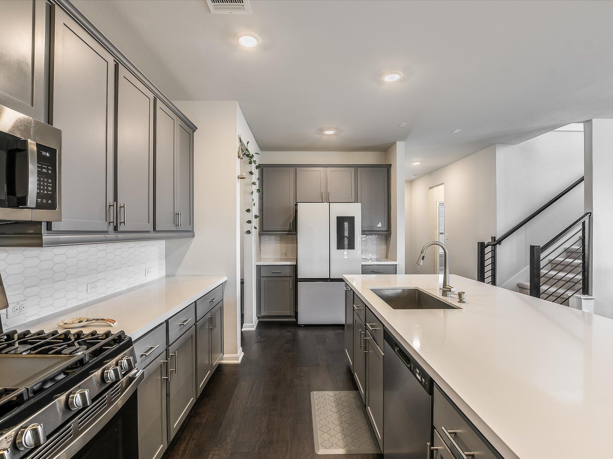 512 Voyage Trce, Leander, TX 78641