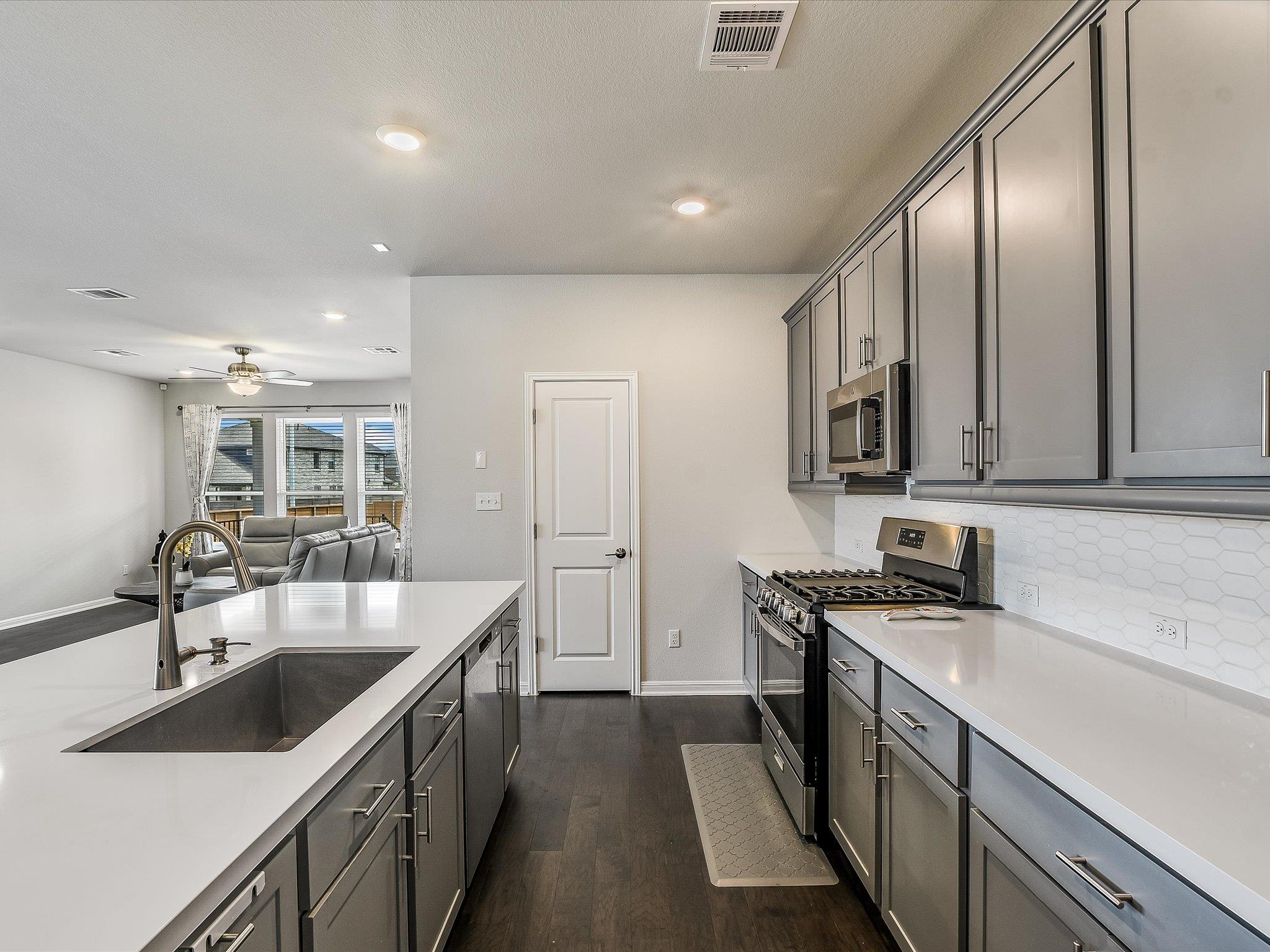 512 Voyage Trce, Leander, TX 78641