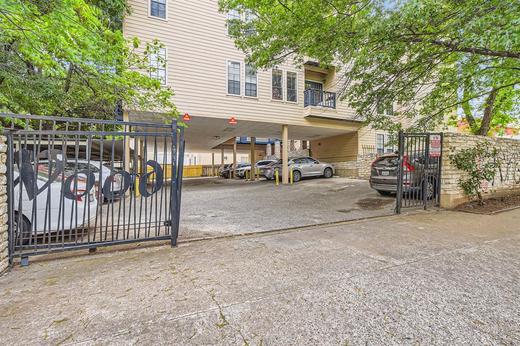 711 W 21st St # 302, Austin, TX 78705