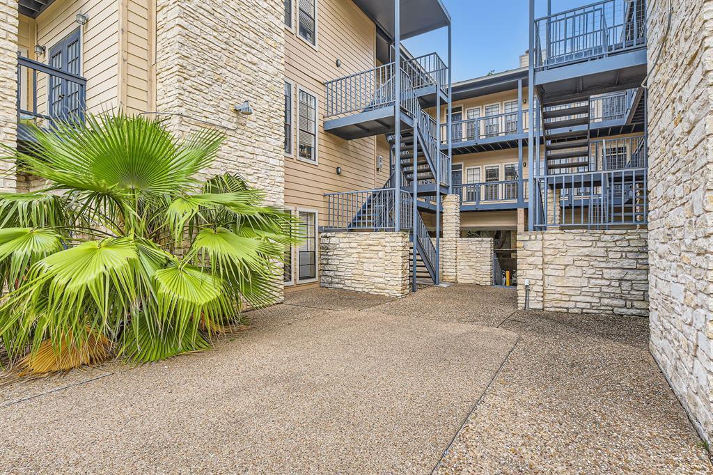 711 W 21st St # 302, Austin, TX 78705