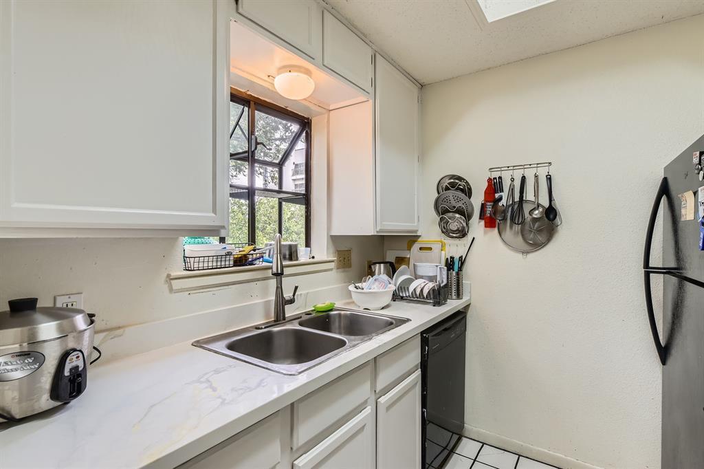 711 W 21st St # 302, Austin, TX 78705