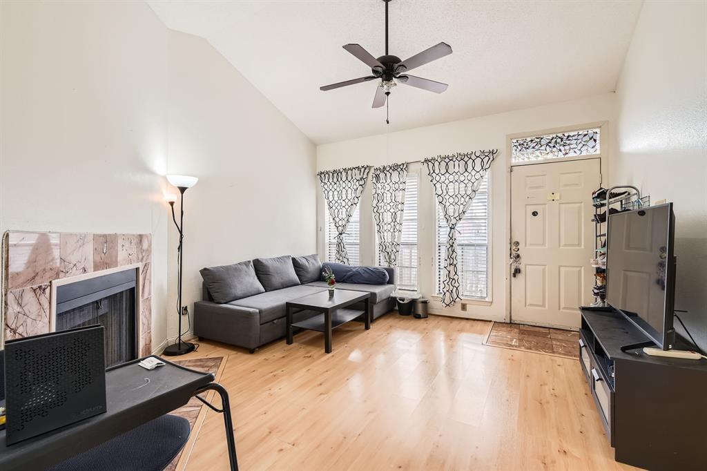 711 W 21st St # 302, Austin, TX 78705