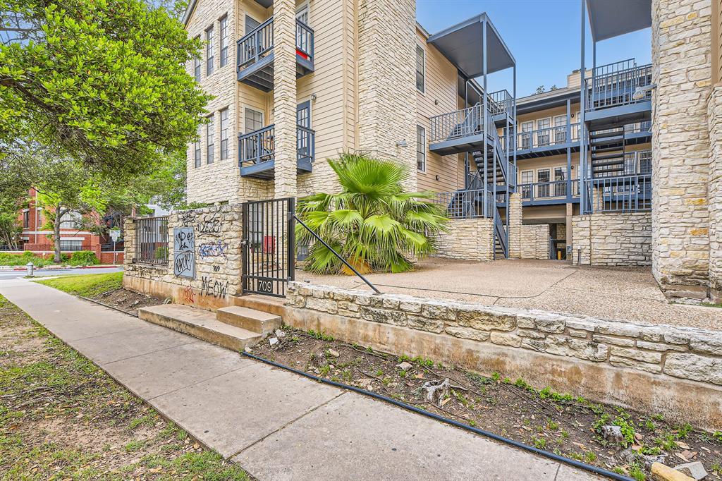 711 W 21st St # 302, Austin, TX 78705
