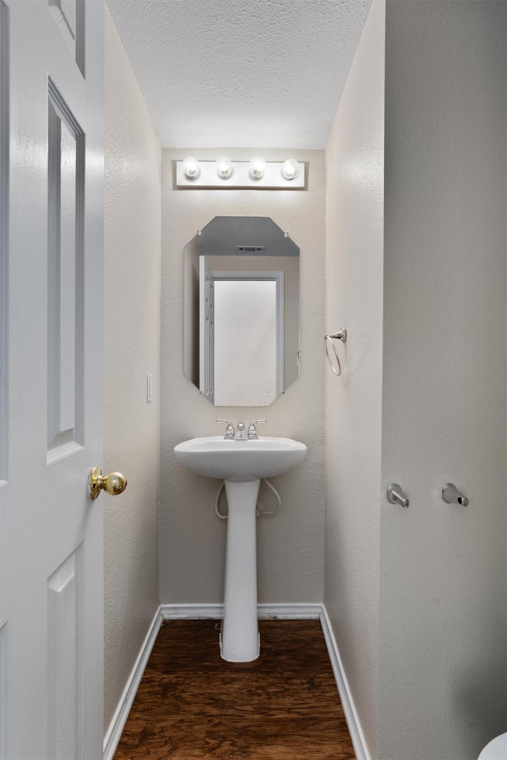 1454 David Curry Dr, Round Rock, TX 78664