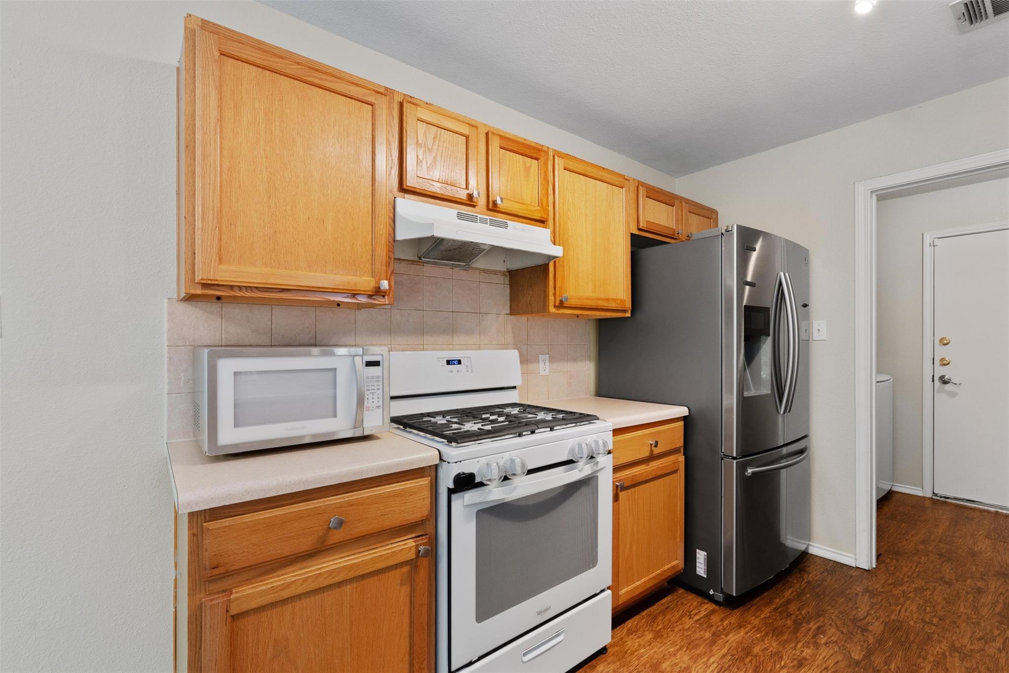 1454 David Curry Dr, Round Rock, TX 78664