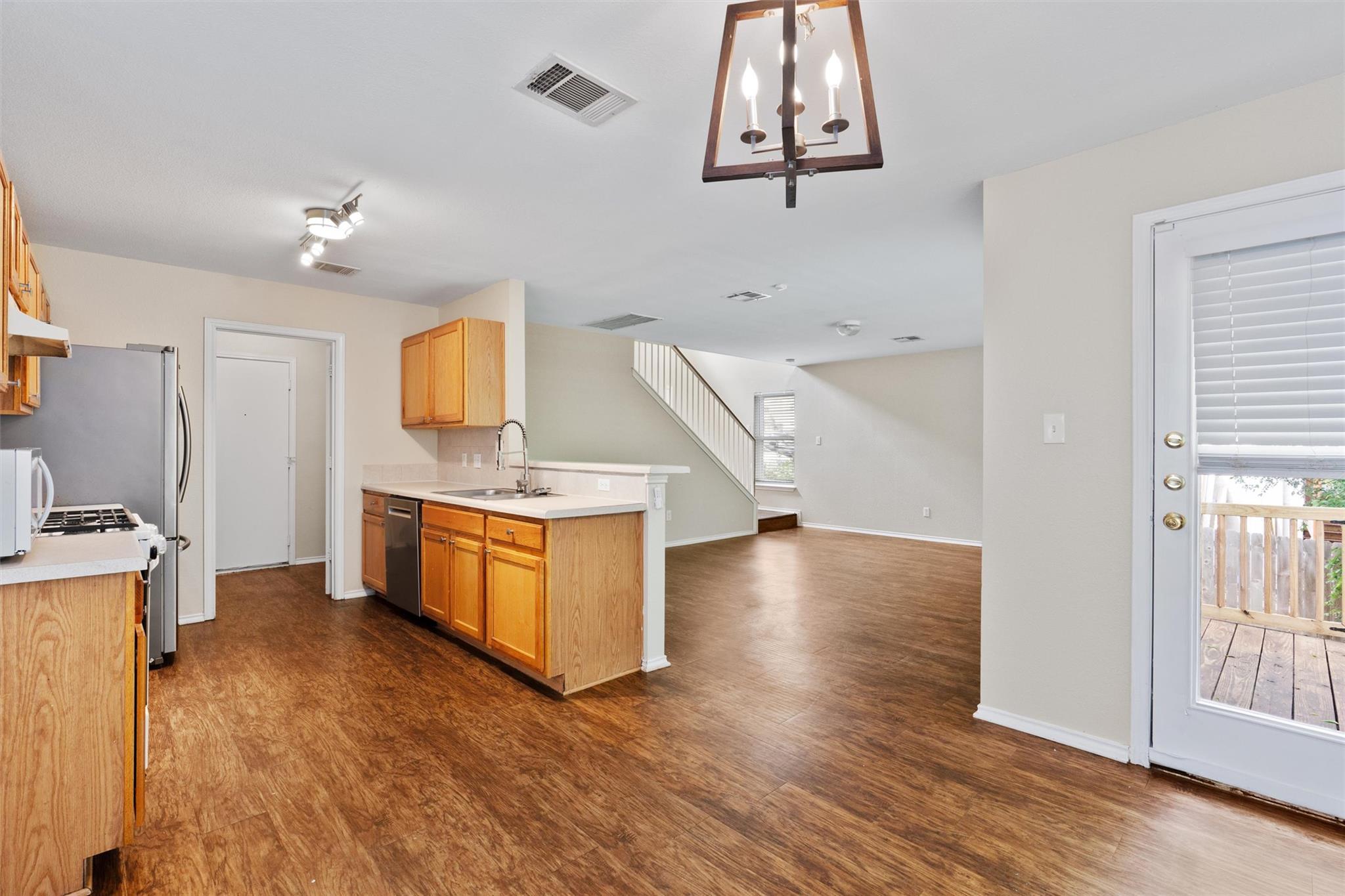 1454 David Curry Dr, Round Rock, TX 78664