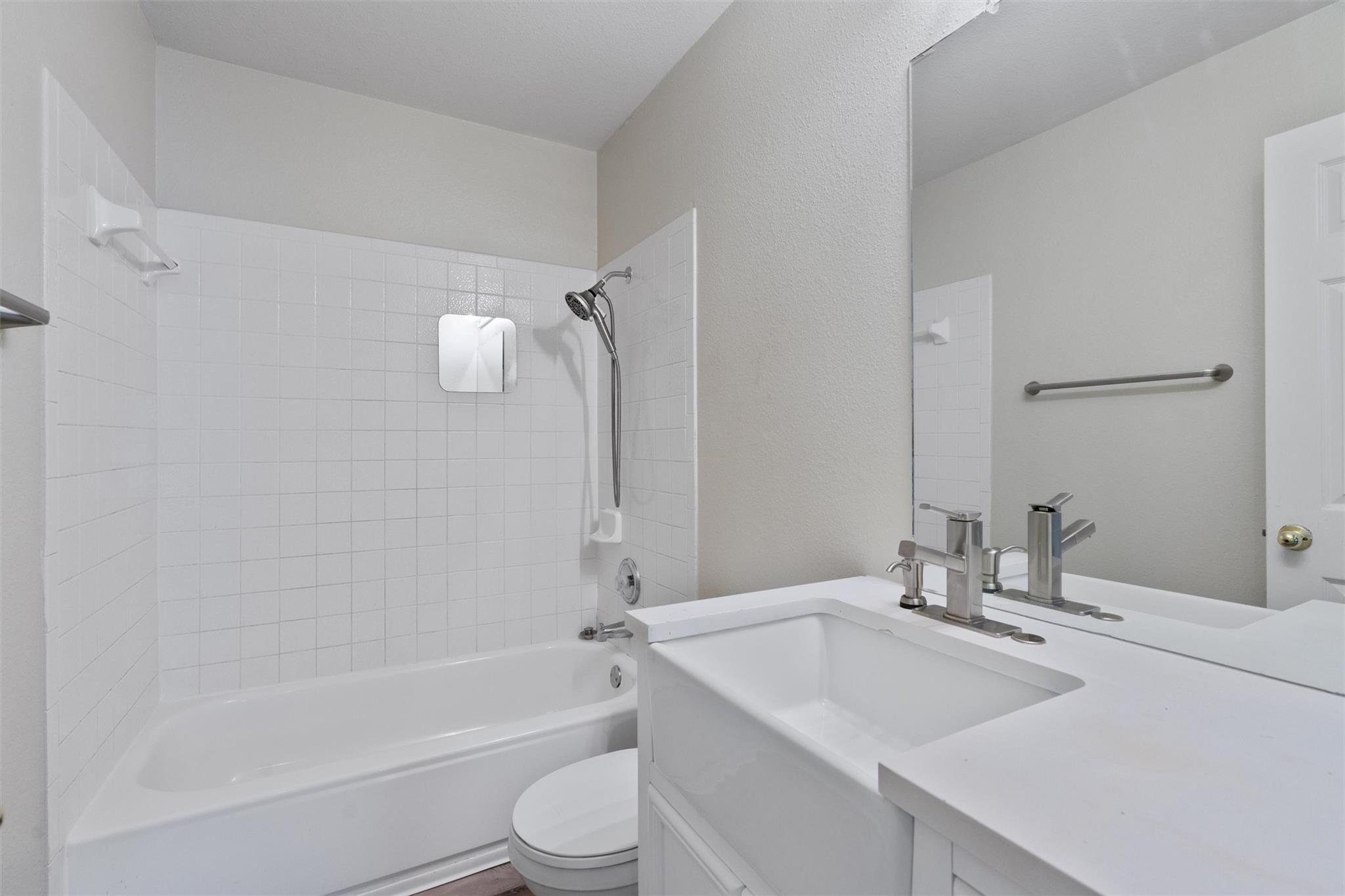 1454 David Curry Dr, Round Rock, TX 78664