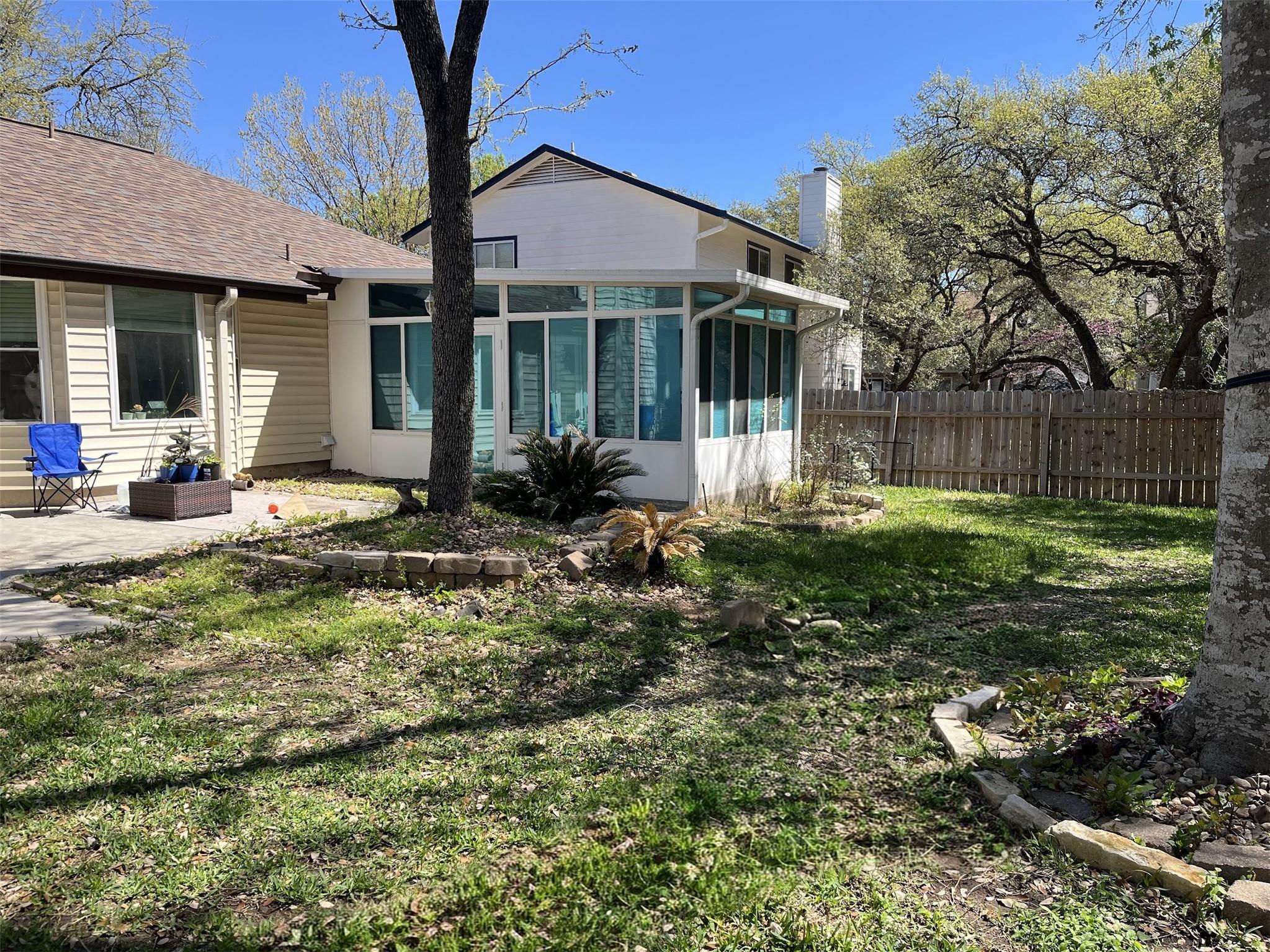 6401 Woodcrest Dr, Austin, TX 78759