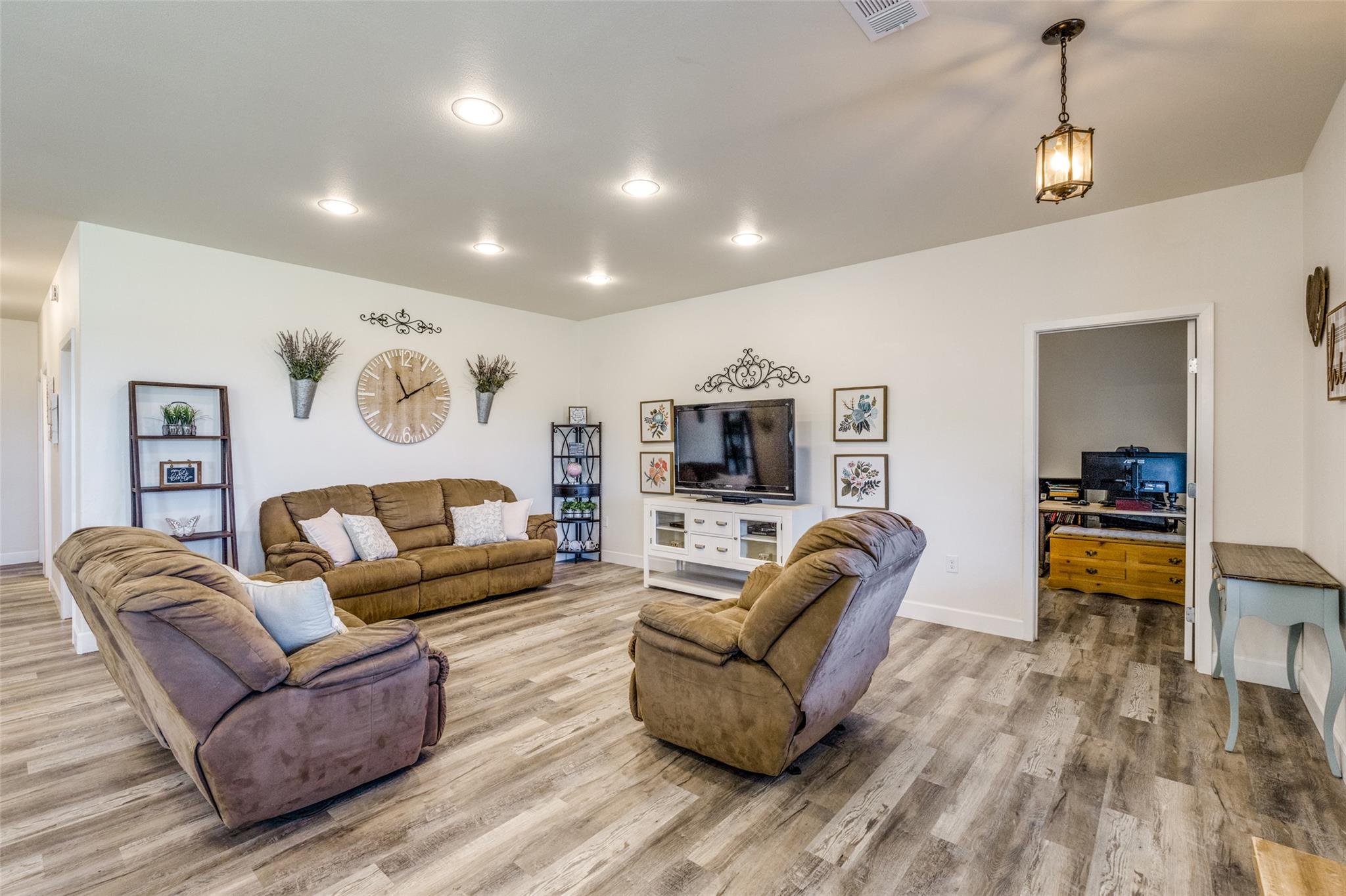 1745 County Road 103, Paige, TX 78659