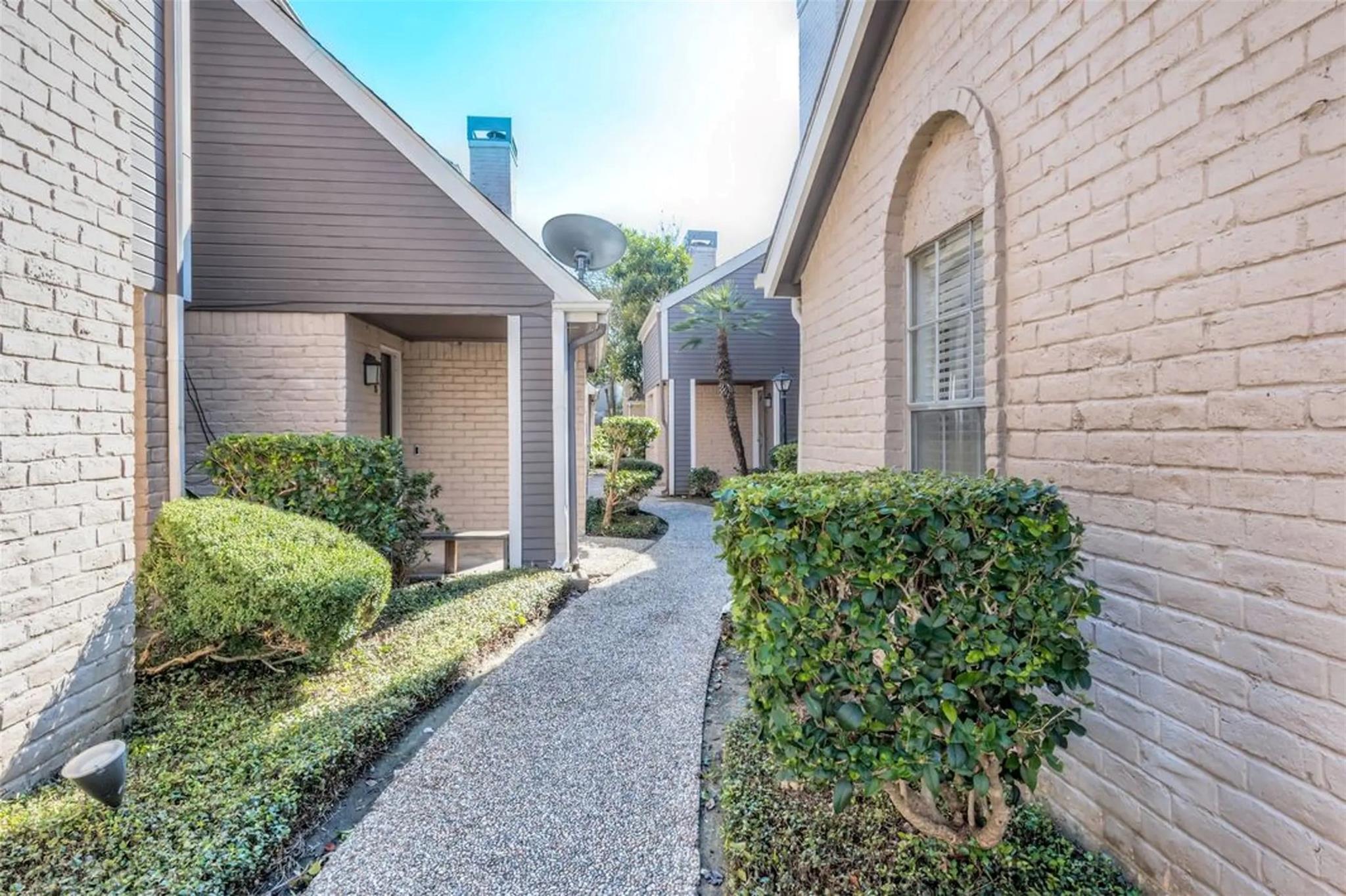 8003 Woodway Dr # 81, Houston, TX 77063