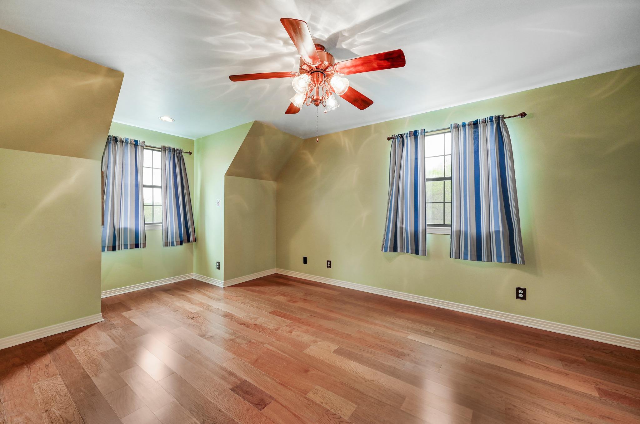 325 Crystal Meadows Dr, Kyle, TX 78640