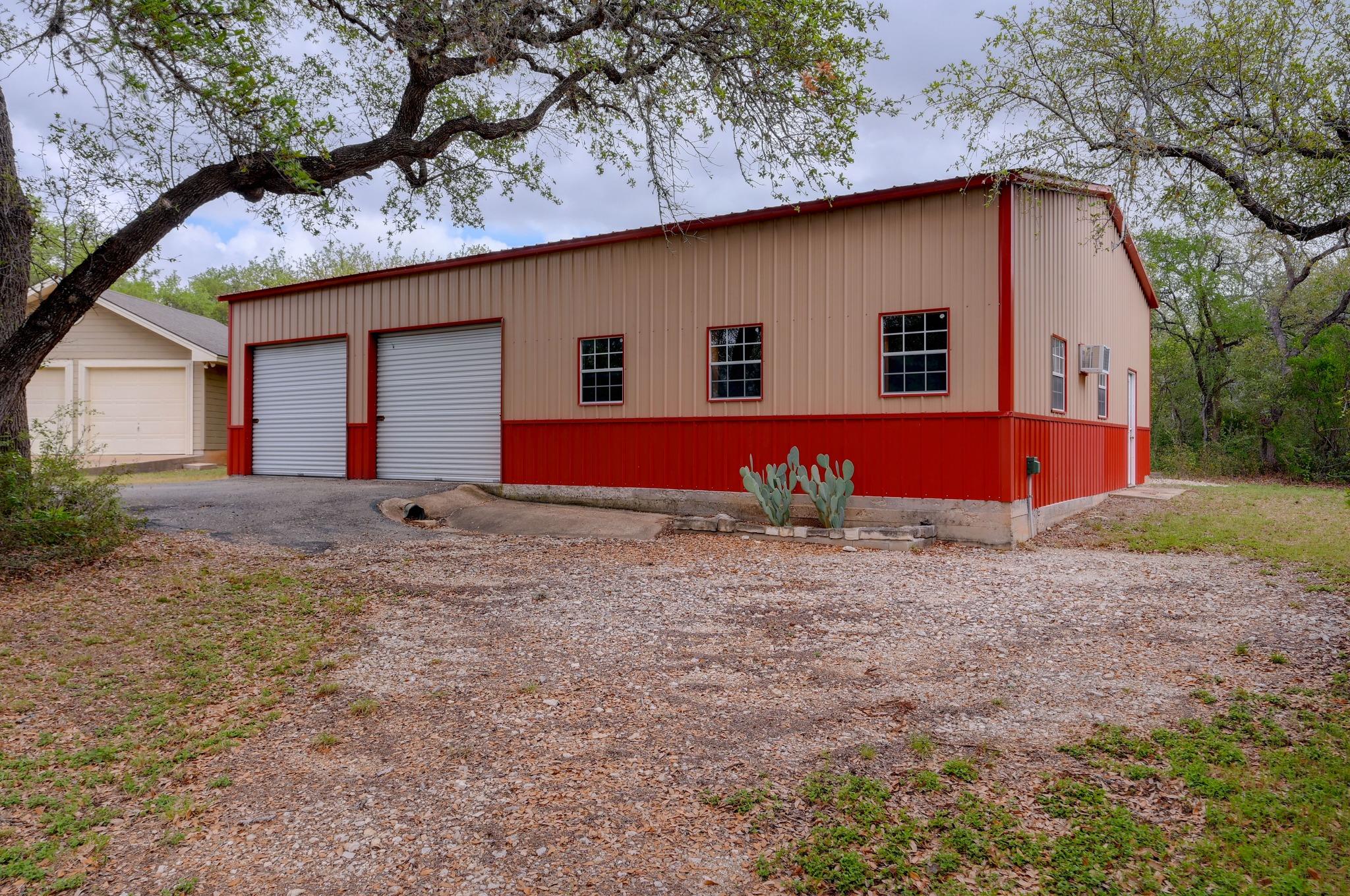 325 Crystal Meadows Dr, Kyle, TX 78640