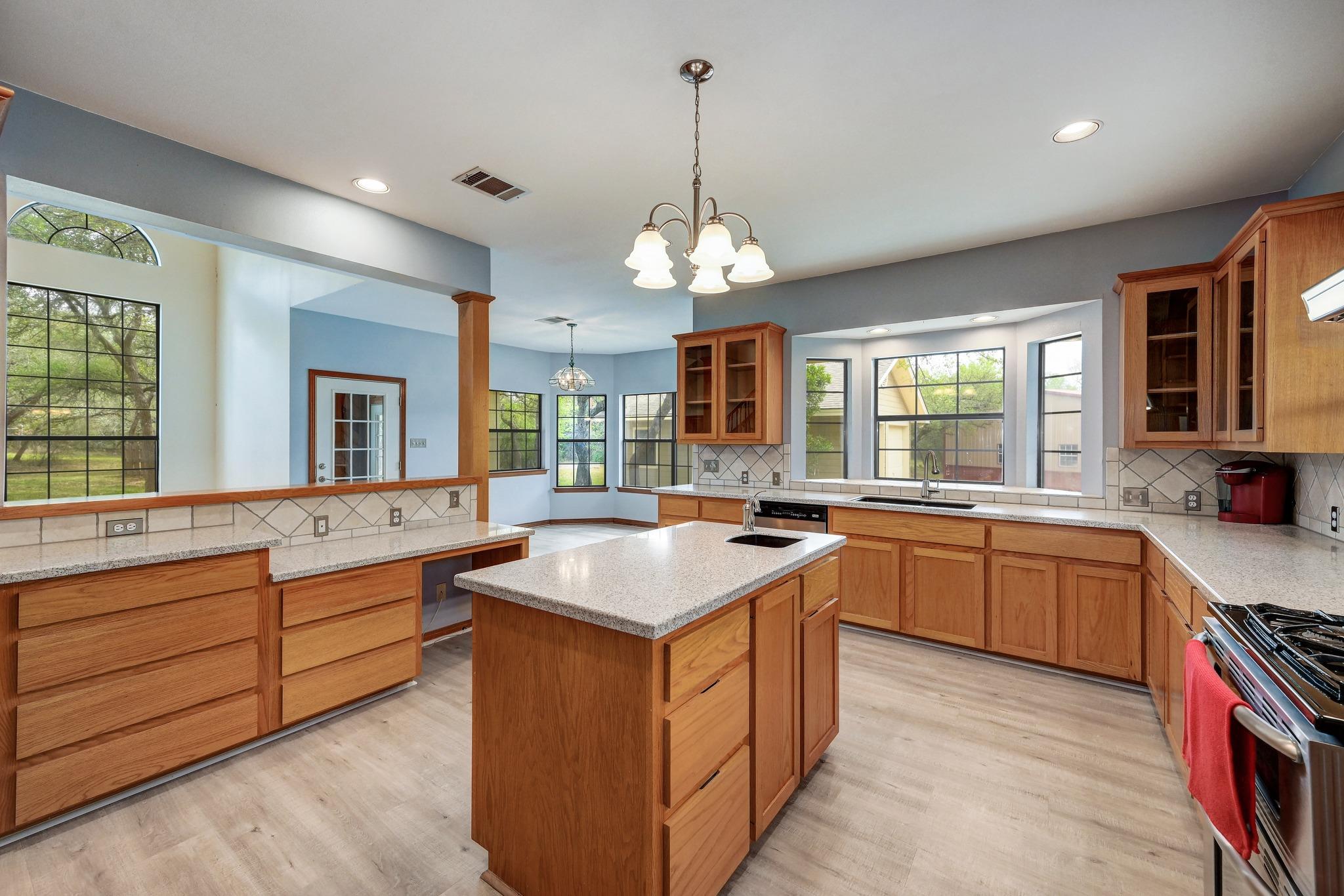 325 Crystal Meadows Dr, Kyle, TX 78640