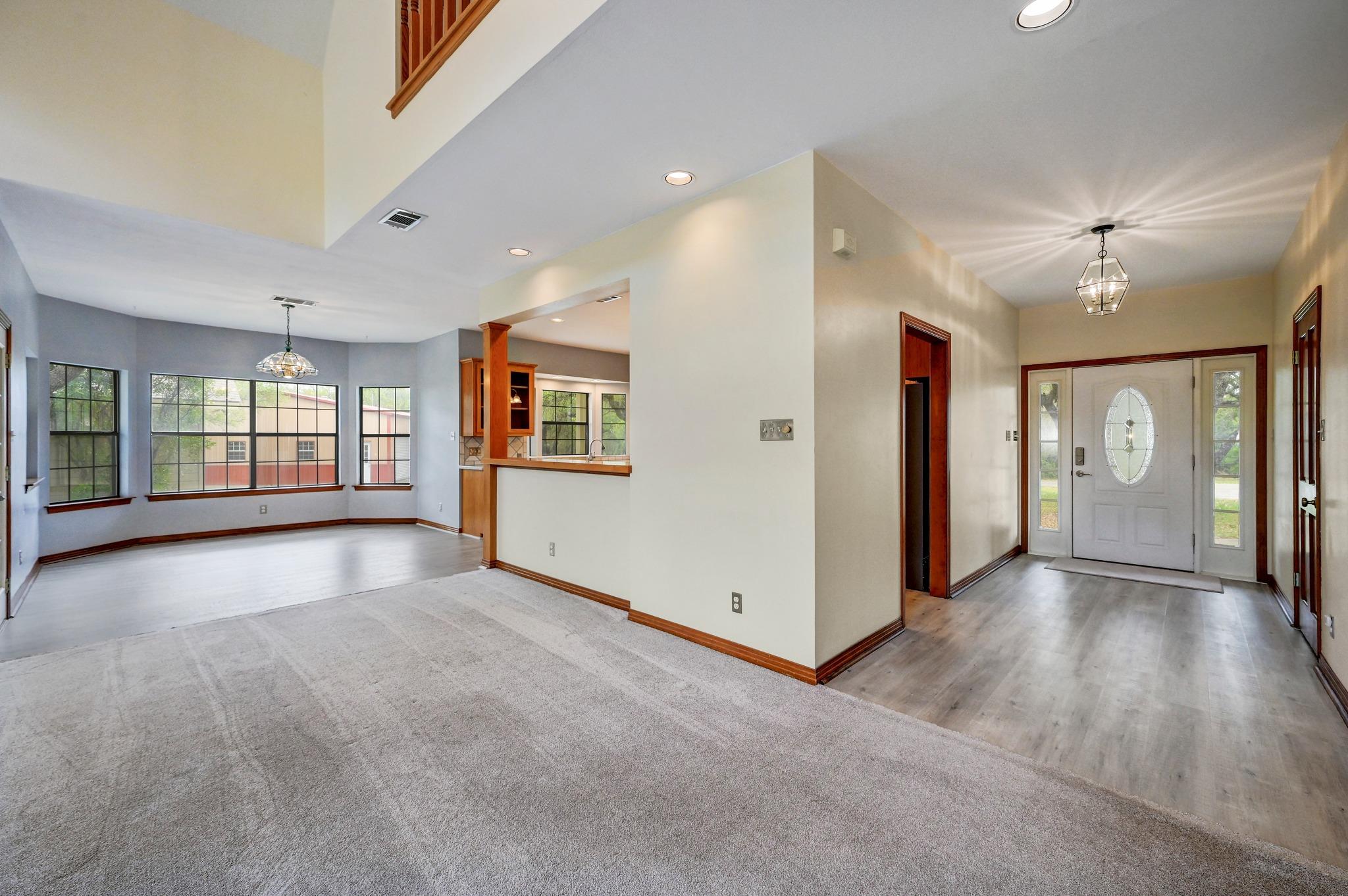 325 Crystal Meadows Dr, Kyle, TX 78640