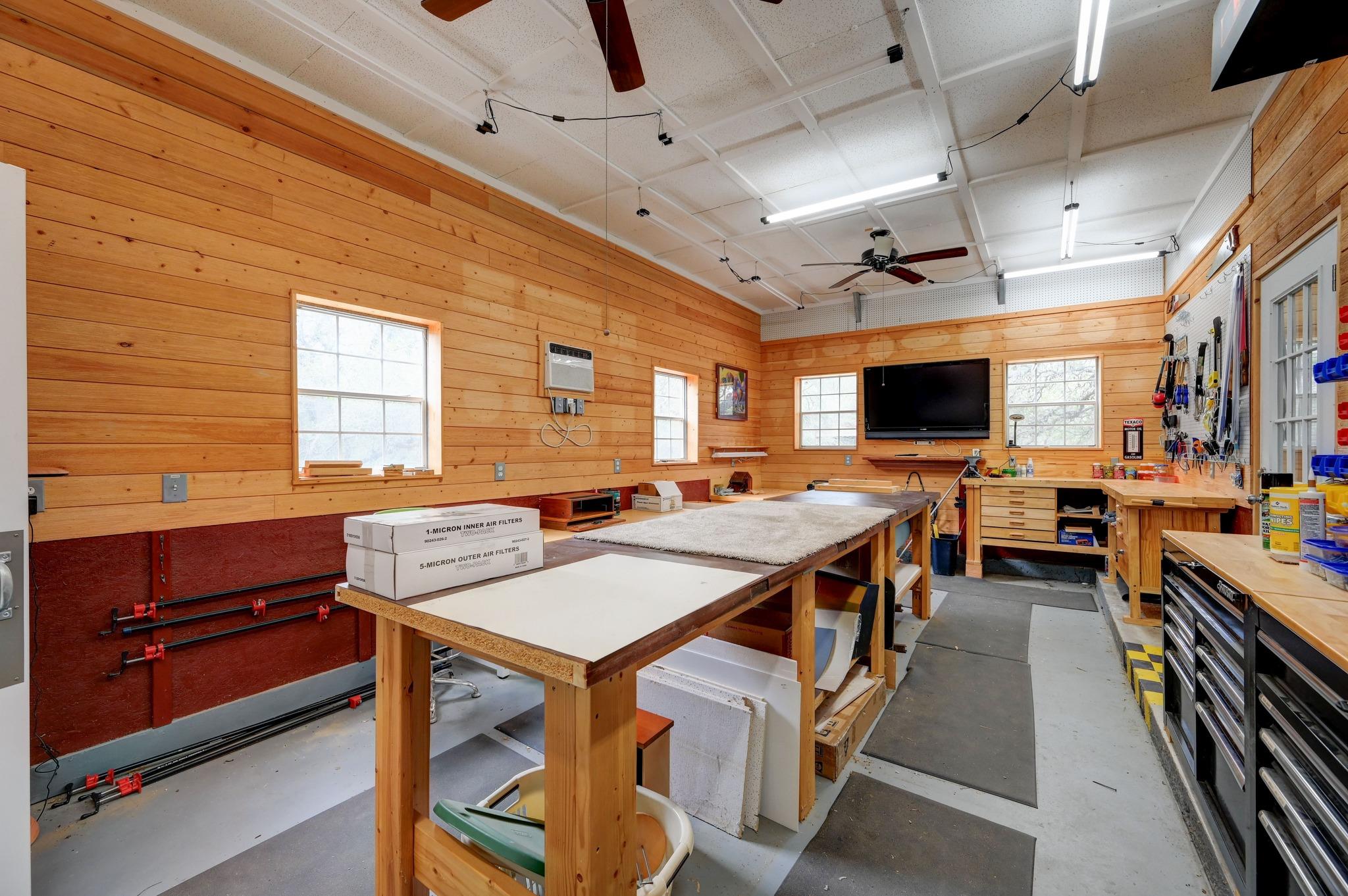 325 Crystal Meadows Dr, Kyle, TX 78640