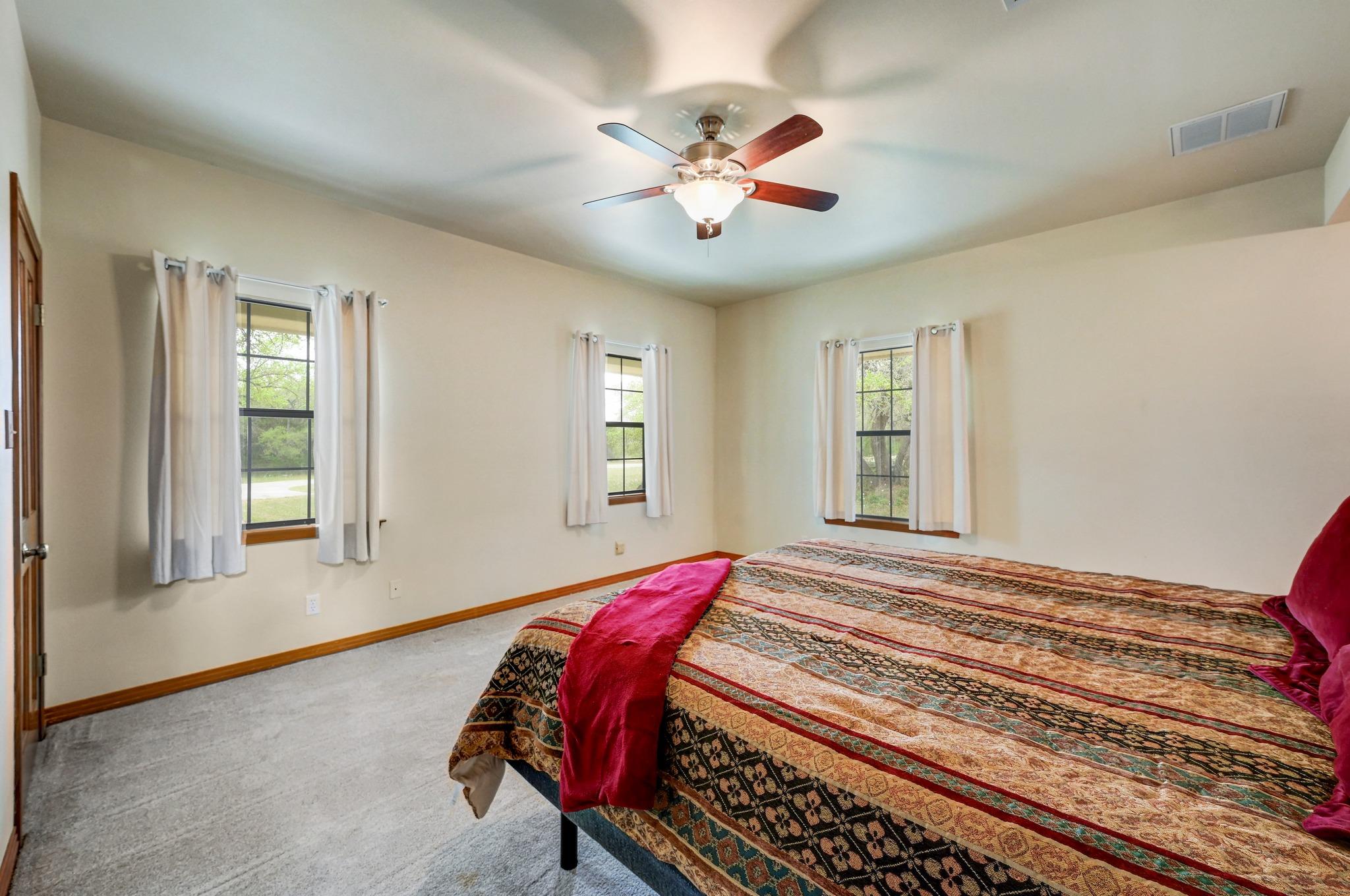 325 Crystal Meadows Dr, Kyle, TX 78640