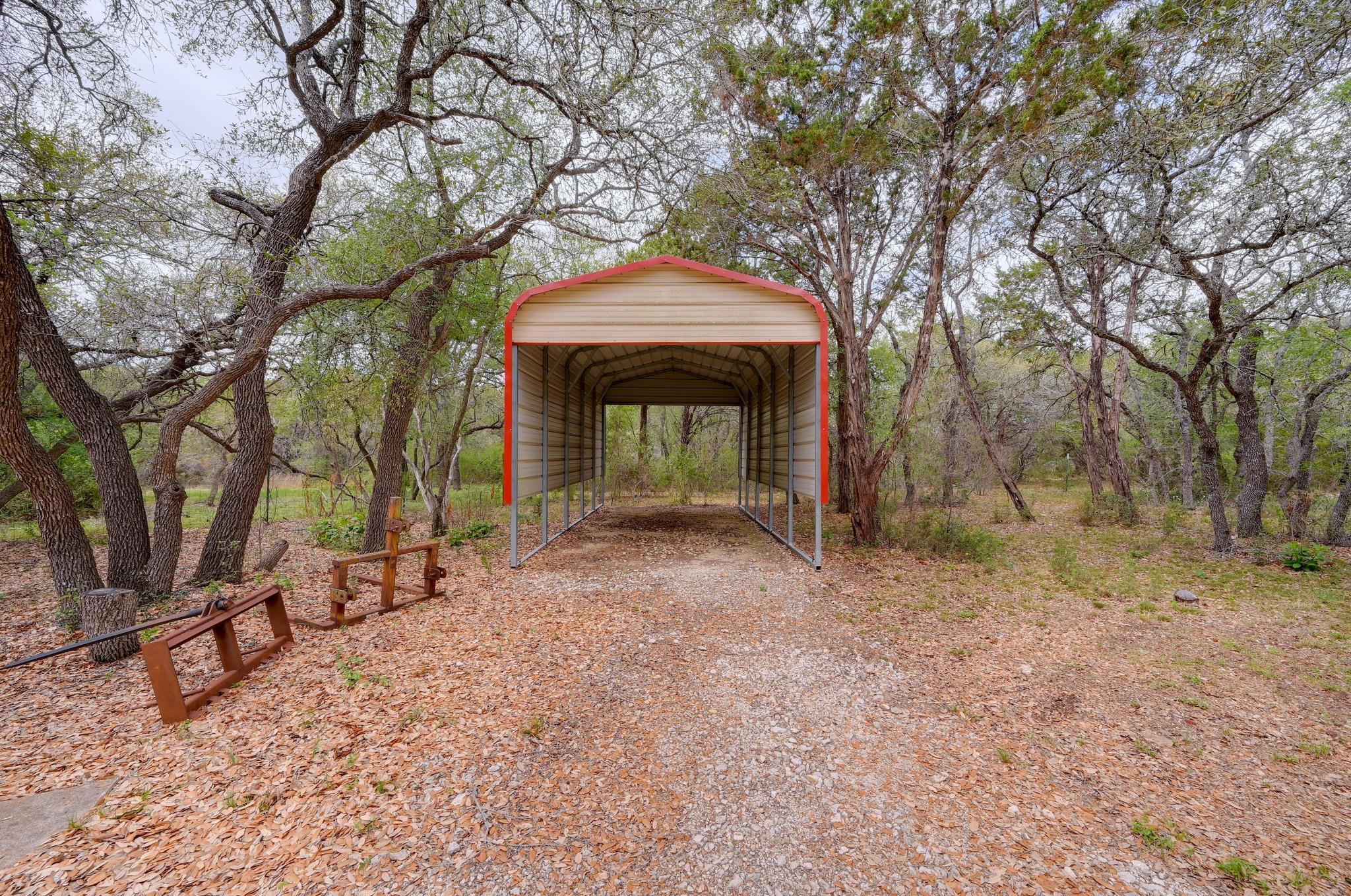 325 Crystal Meadows Dr, Kyle, TX 78640