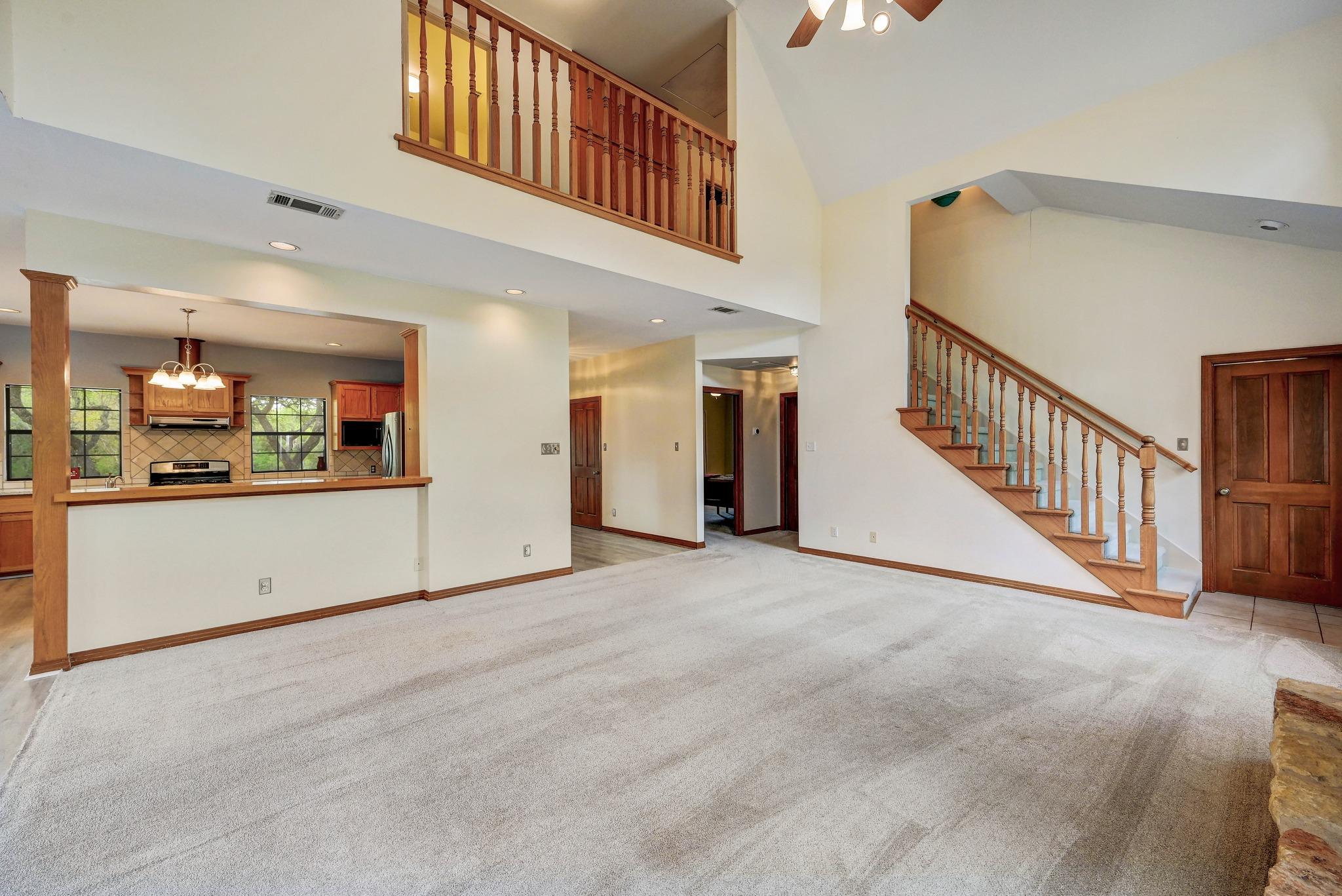 325 Crystal Meadows Dr, Kyle, TX 78640