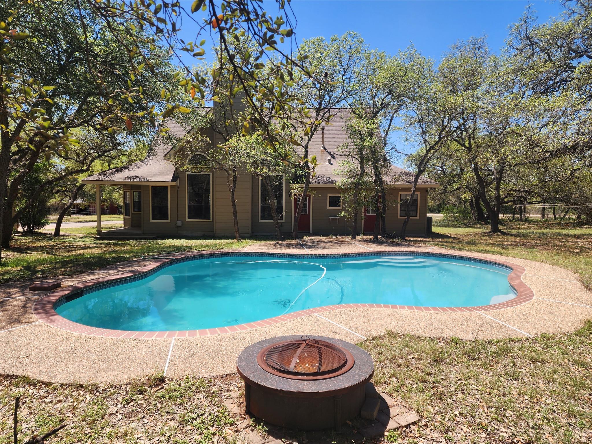 325 Crystal Meadows Dr, Kyle, TX 78640