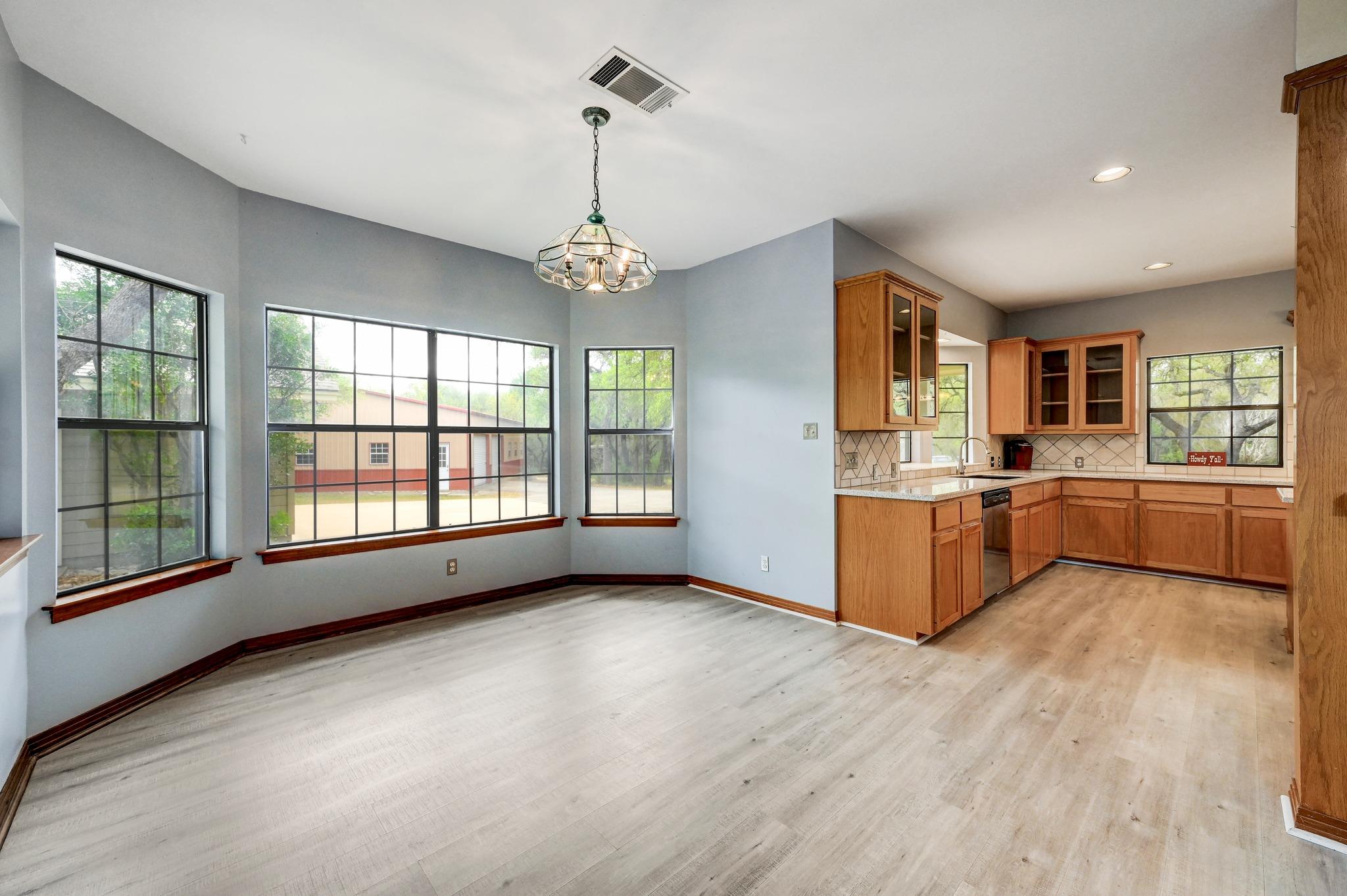 325 Crystal Meadows Dr, Kyle, TX 78640