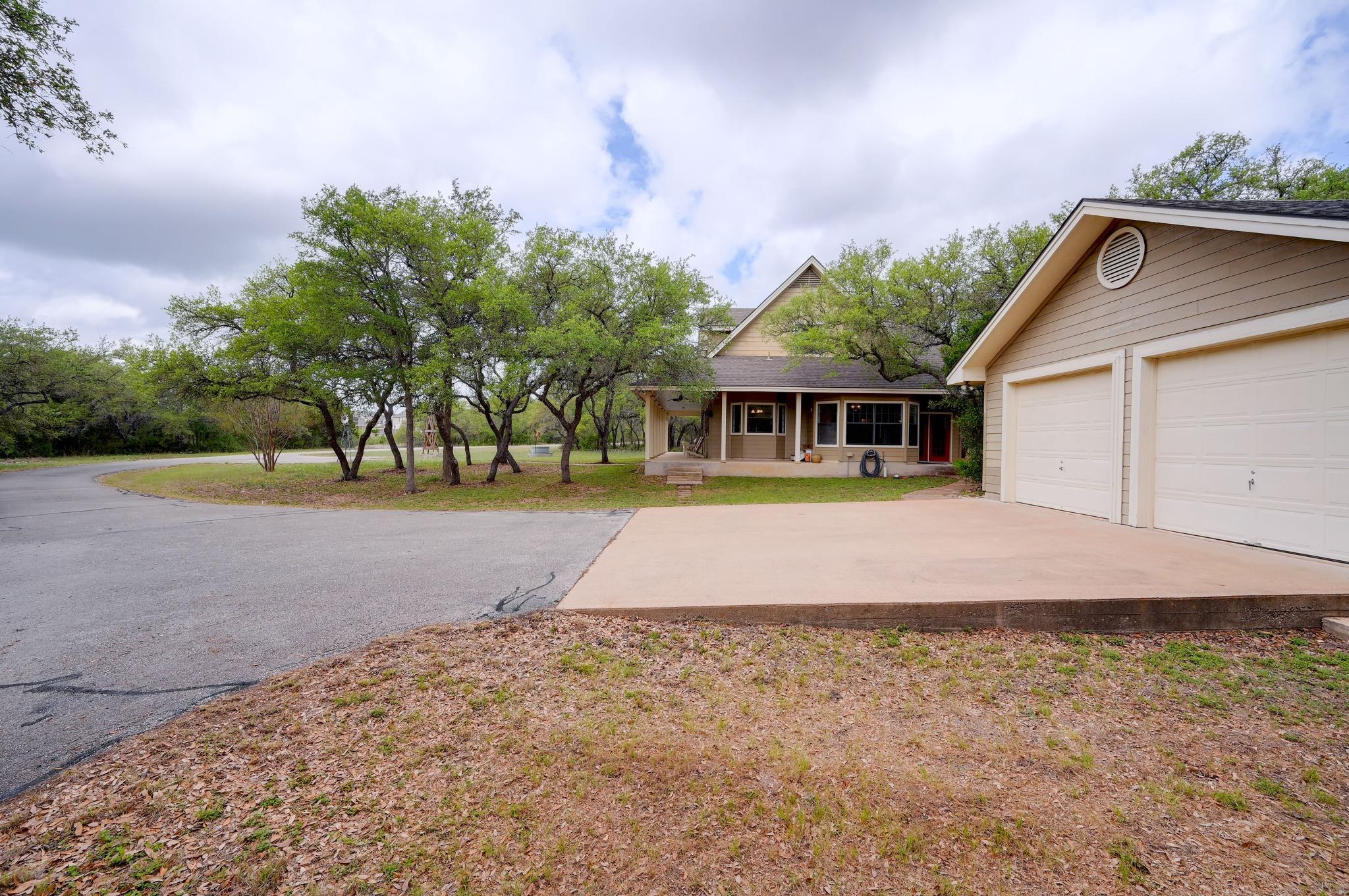 325 Crystal Meadows Dr, Kyle, TX 78640