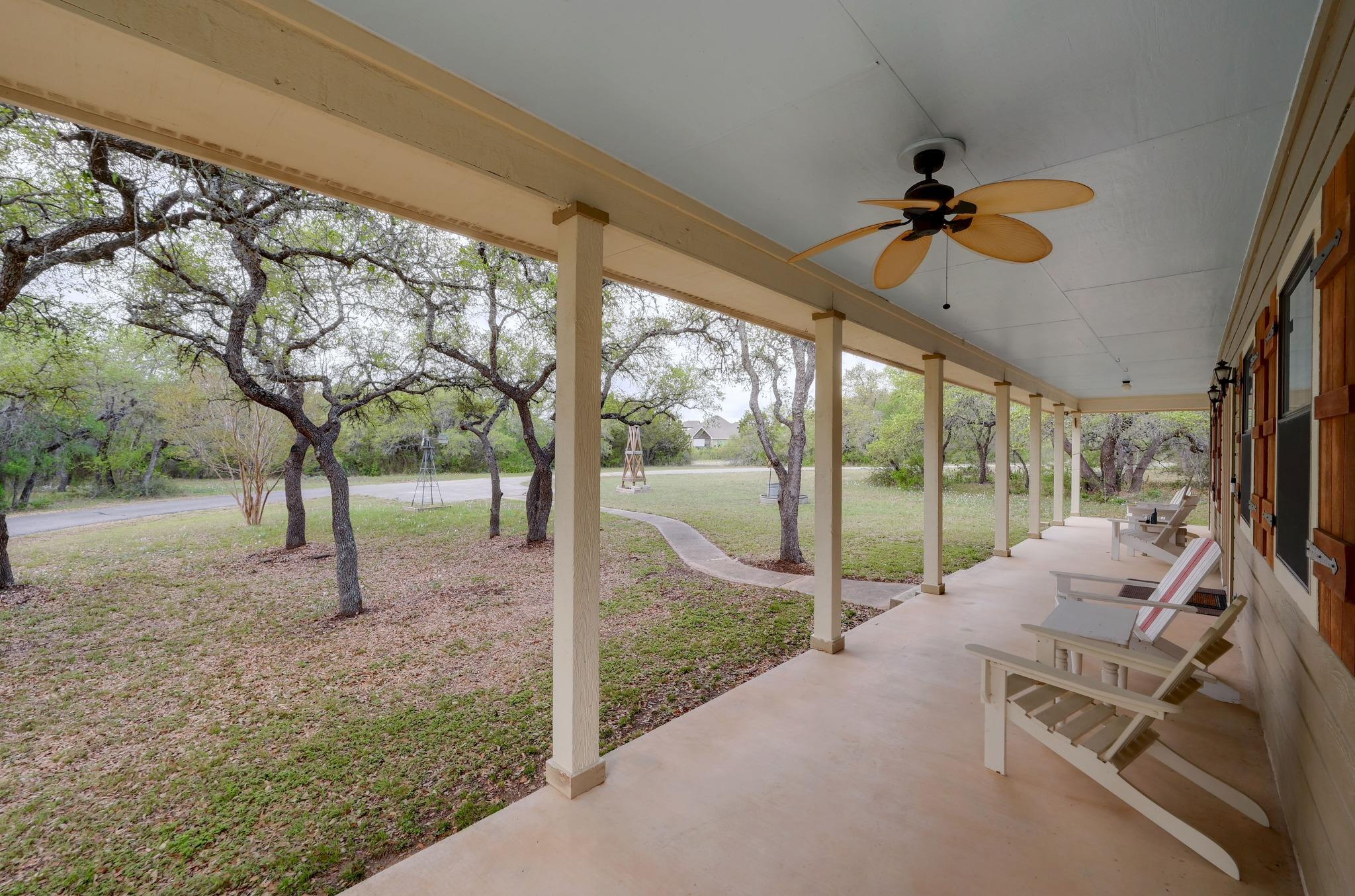 325 Crystal Meadows Dr, Kyle, TX 78640