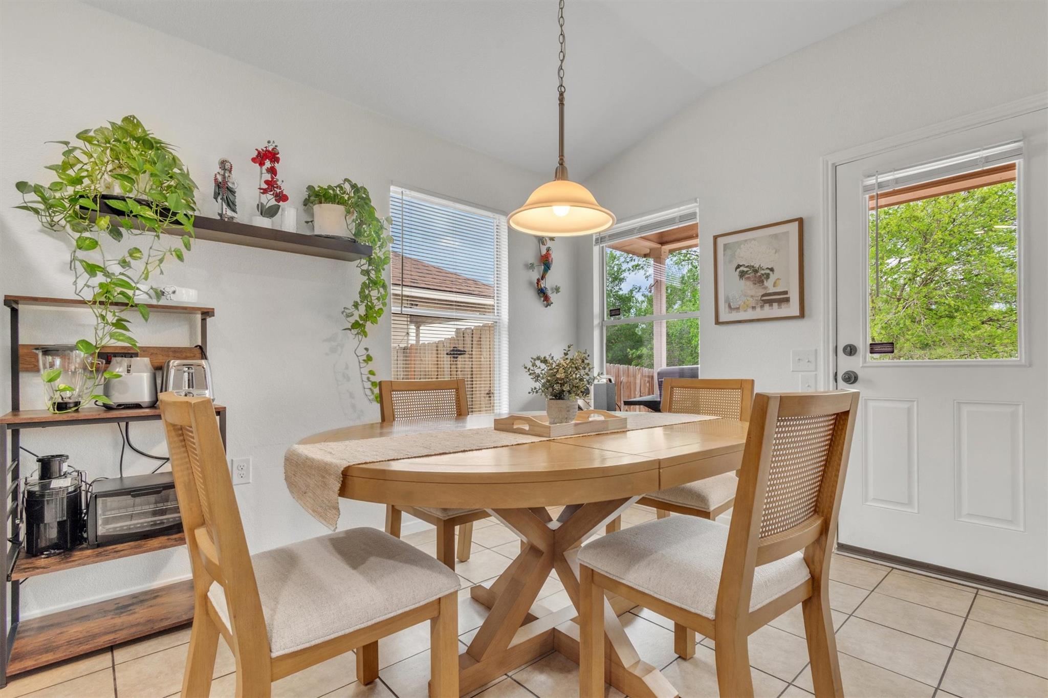 6105 Constellation Cir, Del Valle, TX 78617