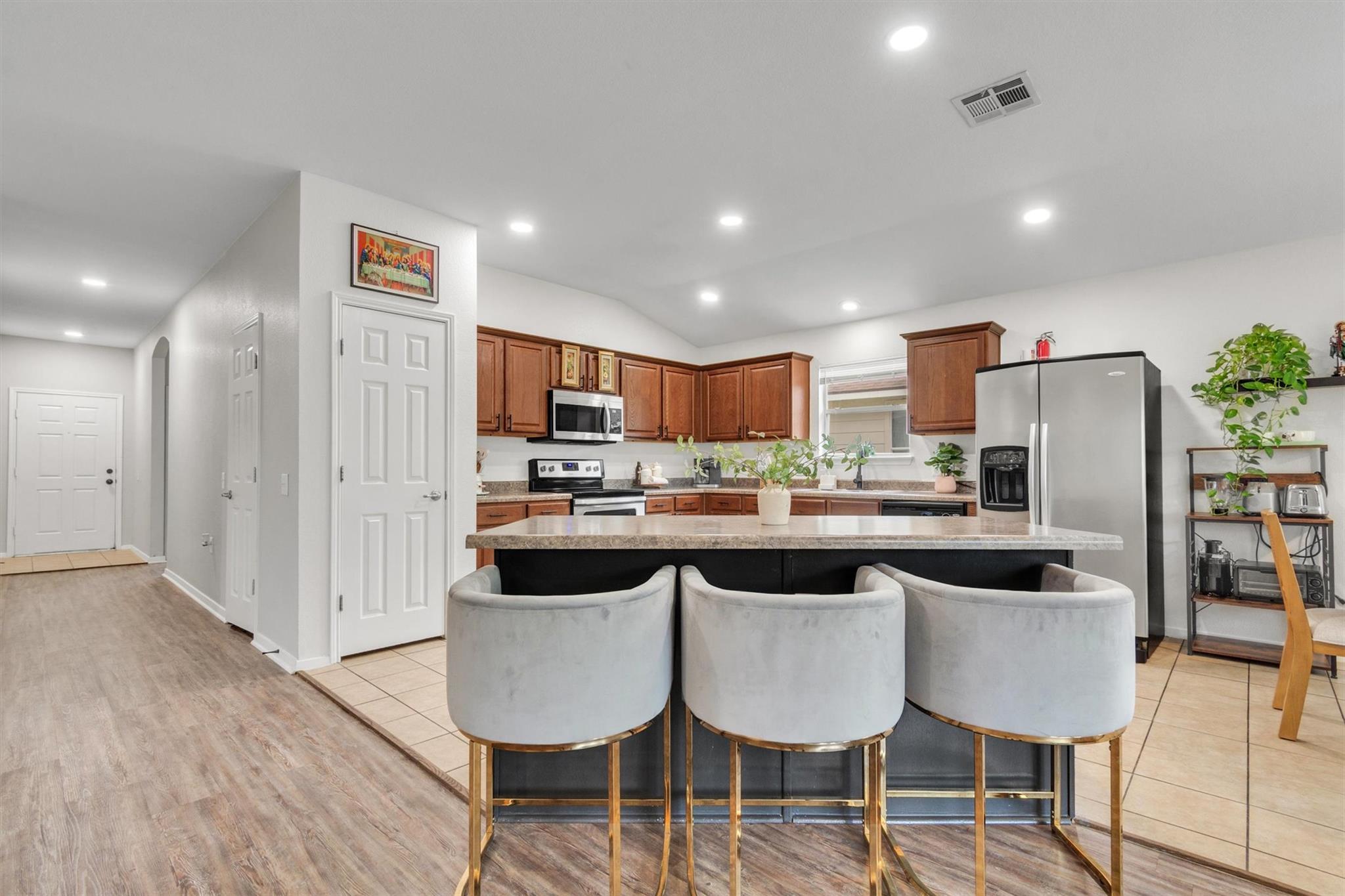 6105 Constellation Cir, Del Valle, TX 78617