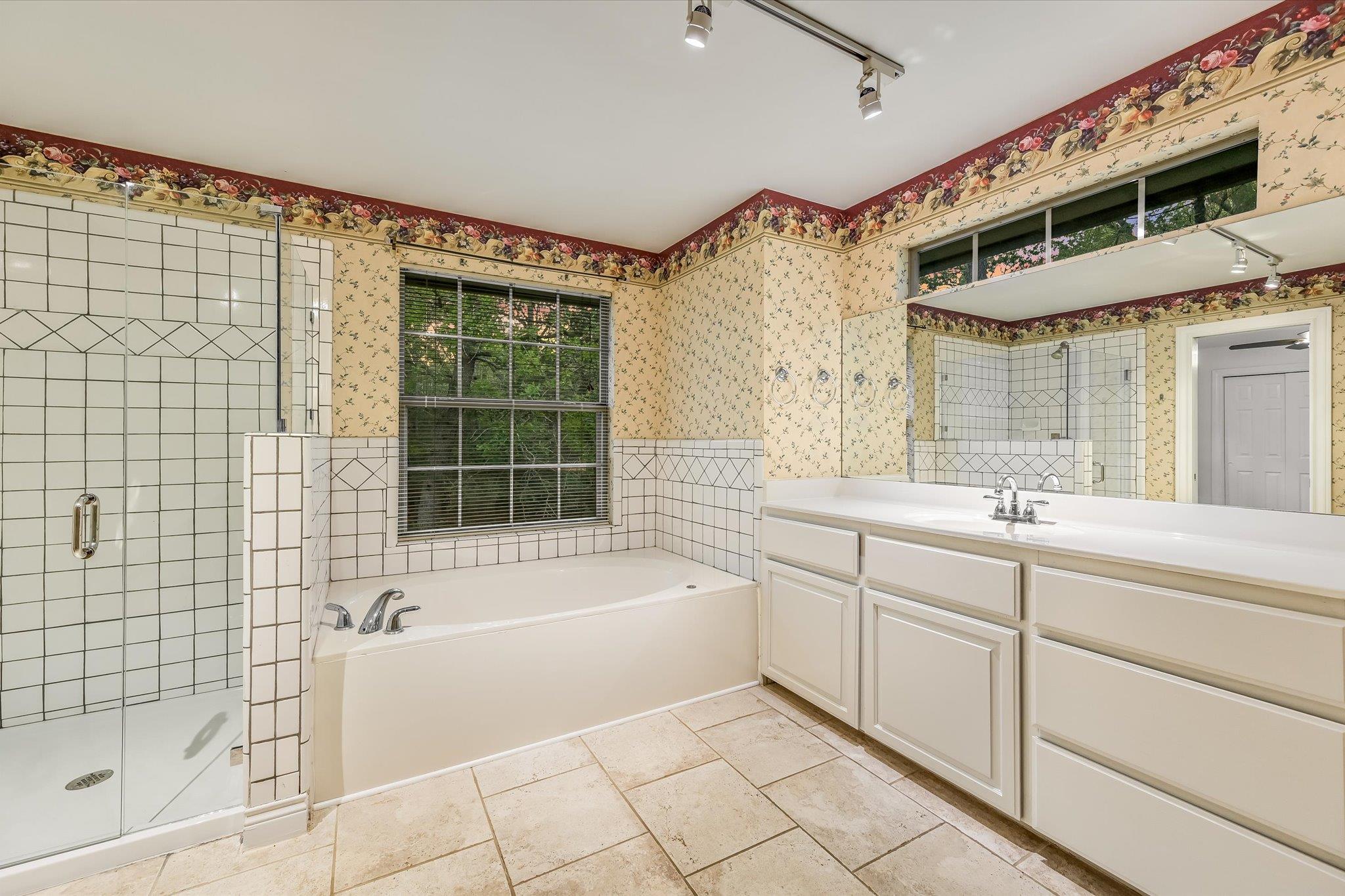 104 Upolu Ct, Bastrop, TX 78602