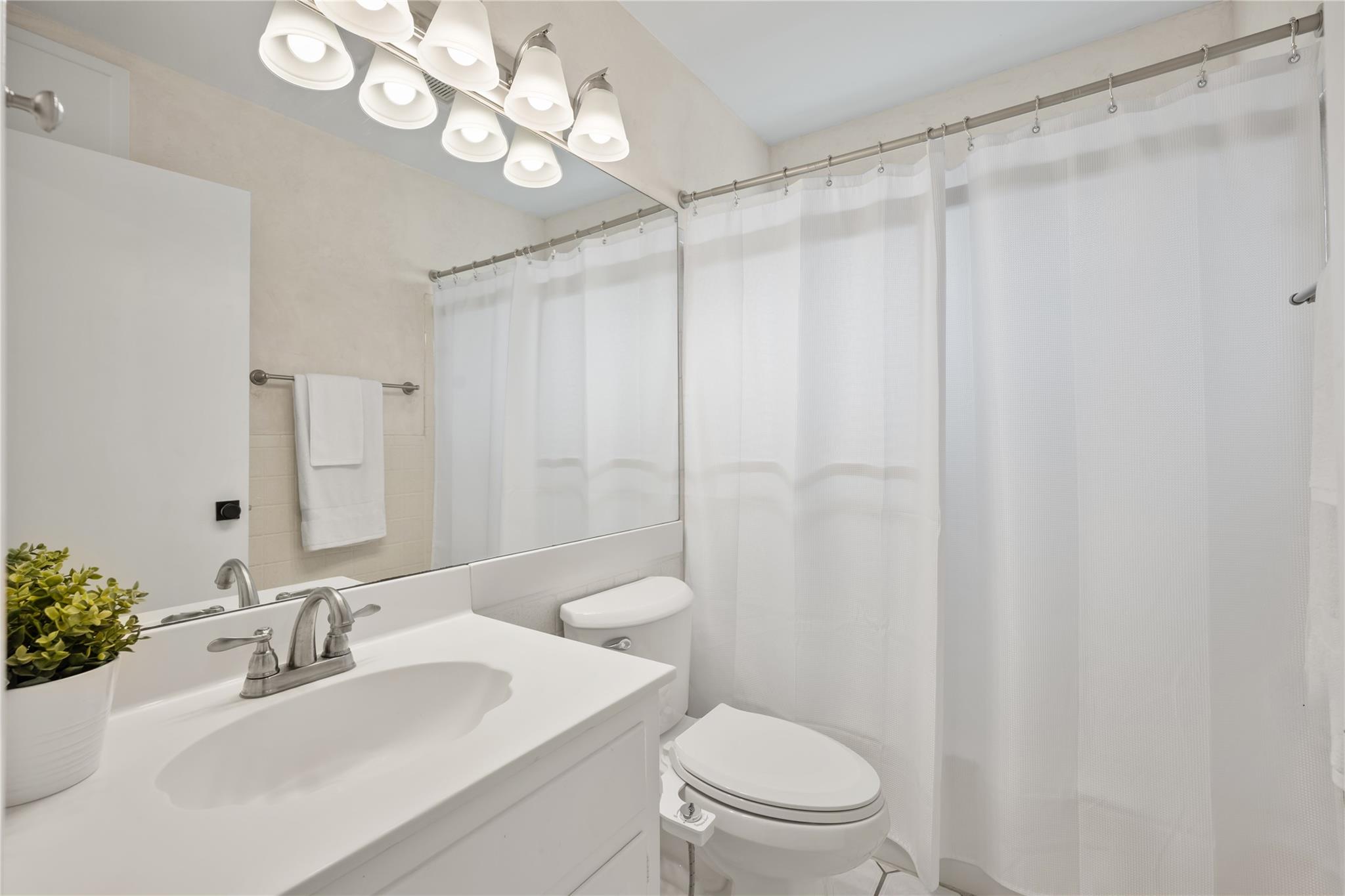 910 Berrywood Dr, Austin, TX 78753