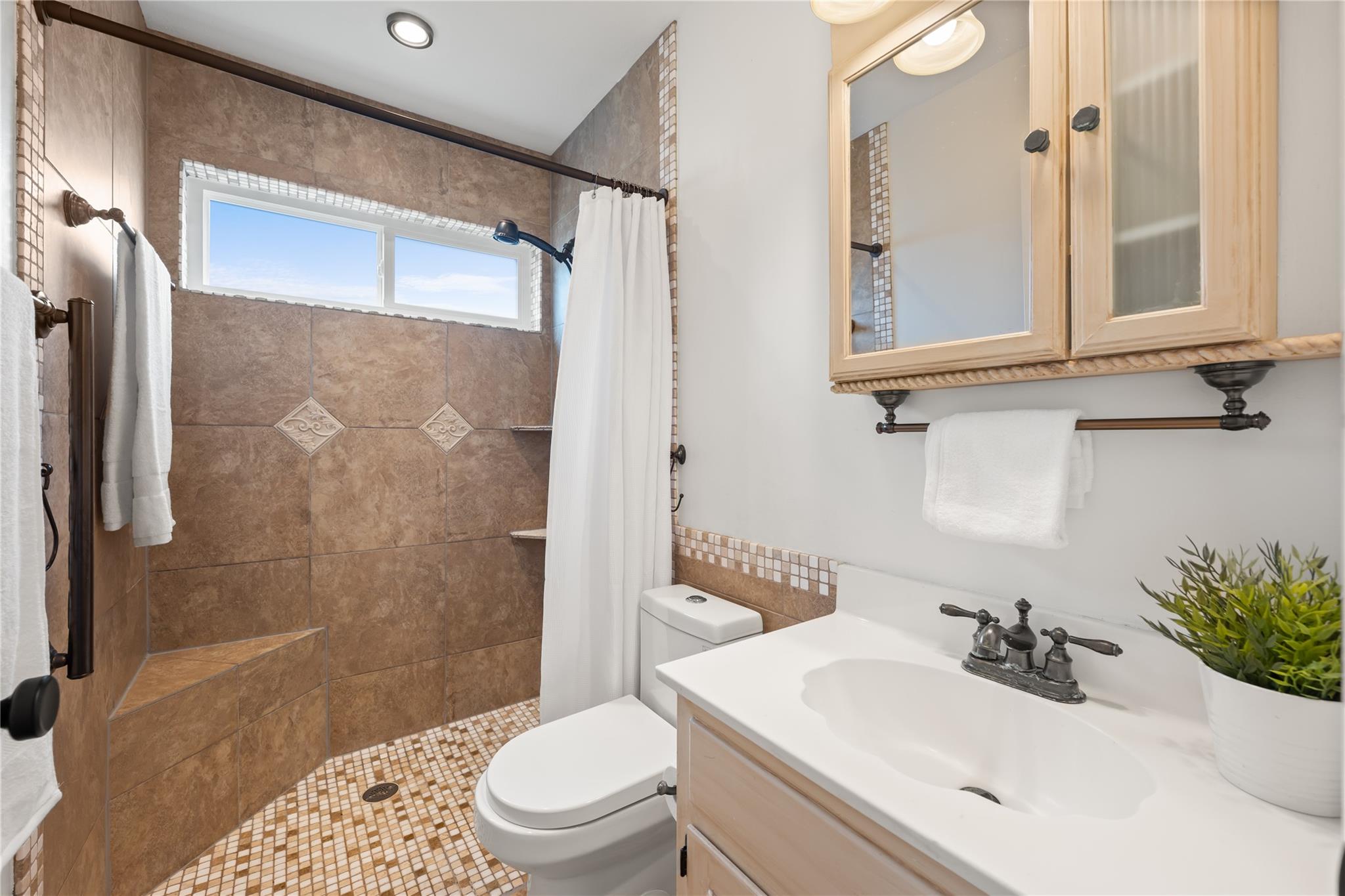 910 Berrywood Dr, Austin, TX 78753