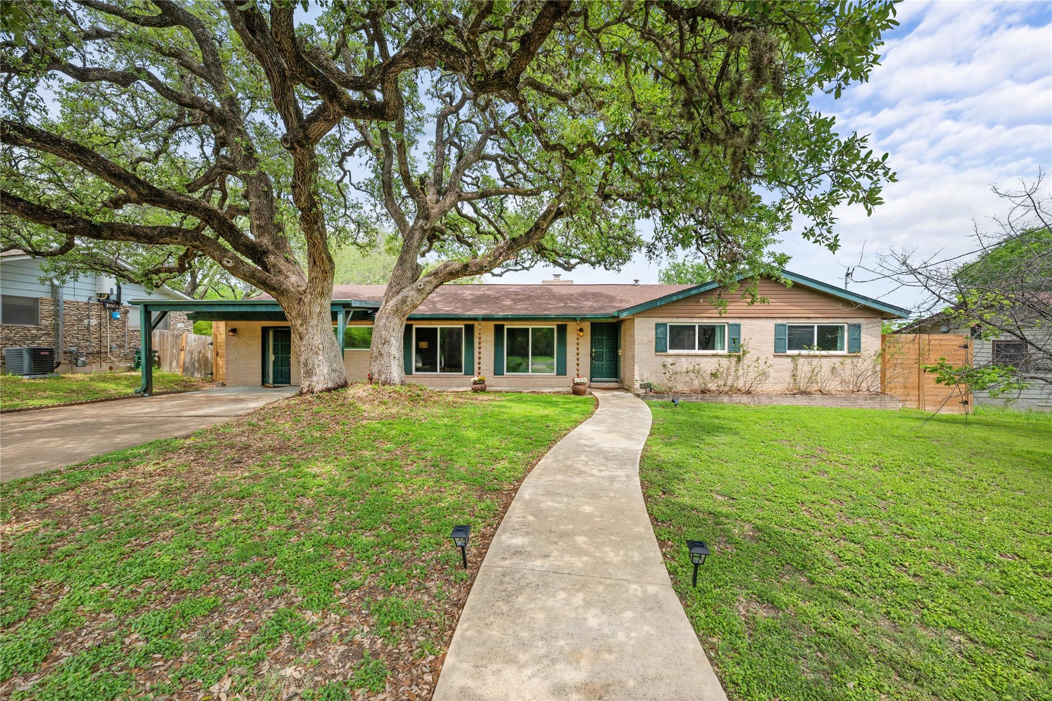 910 Berrywood Dr, Austin, TX 78753