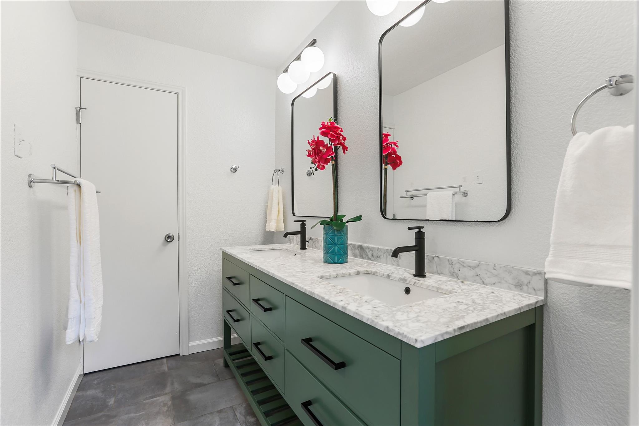 4302 Everest Ln, Austin, TX 78727