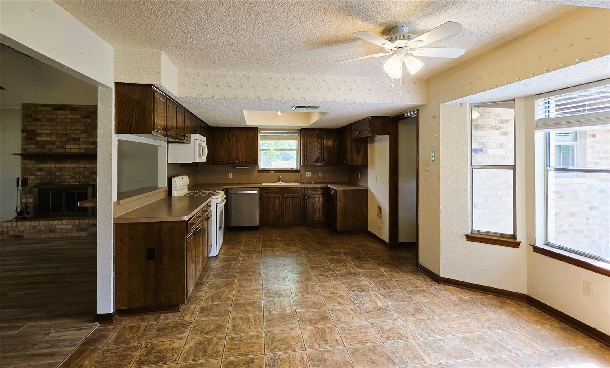 5609 WAGON TRAIN Rd, Austin, TX 78749