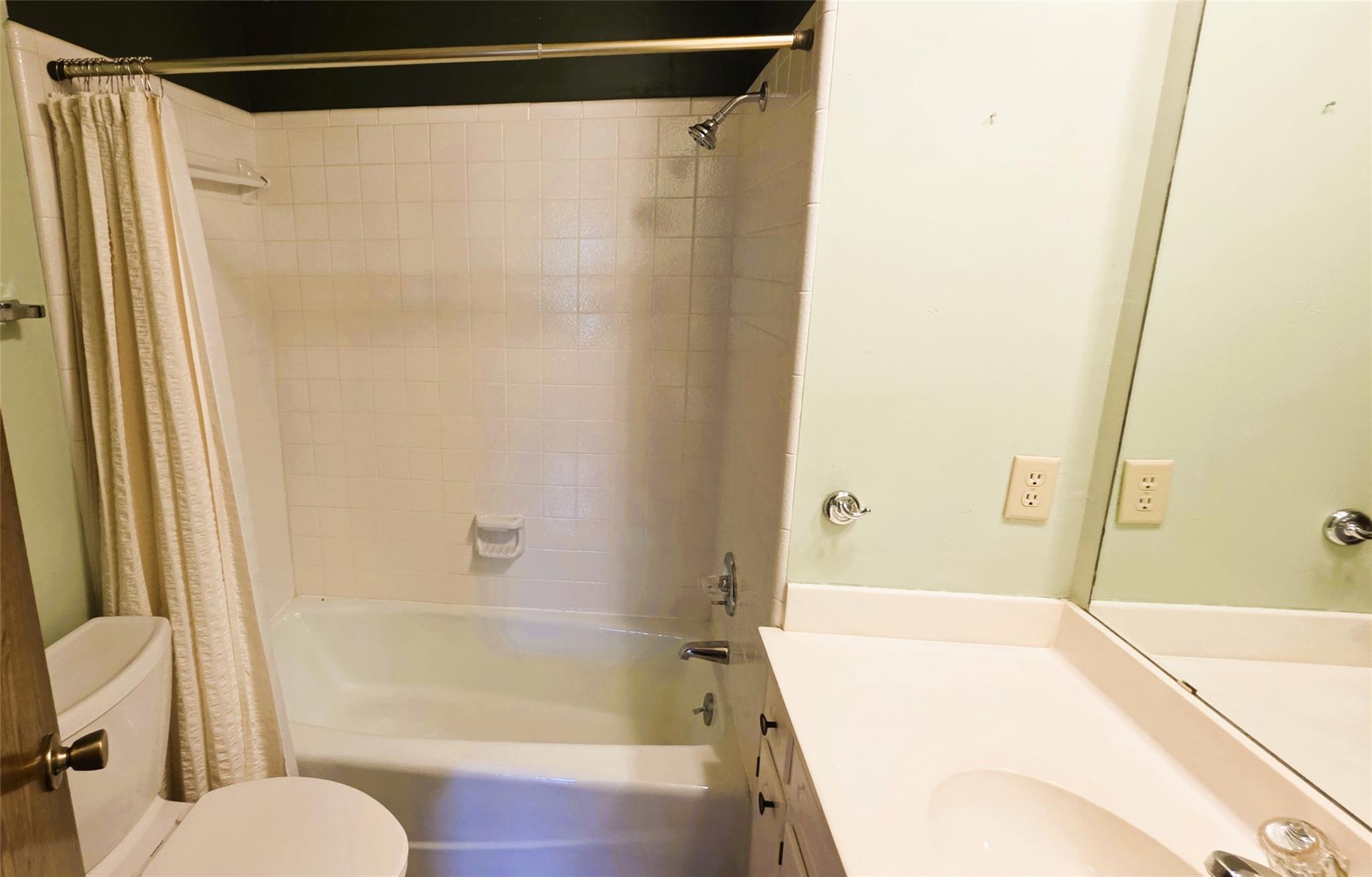 5609 WAGON TRAIN Rd, Austin, TX 78749