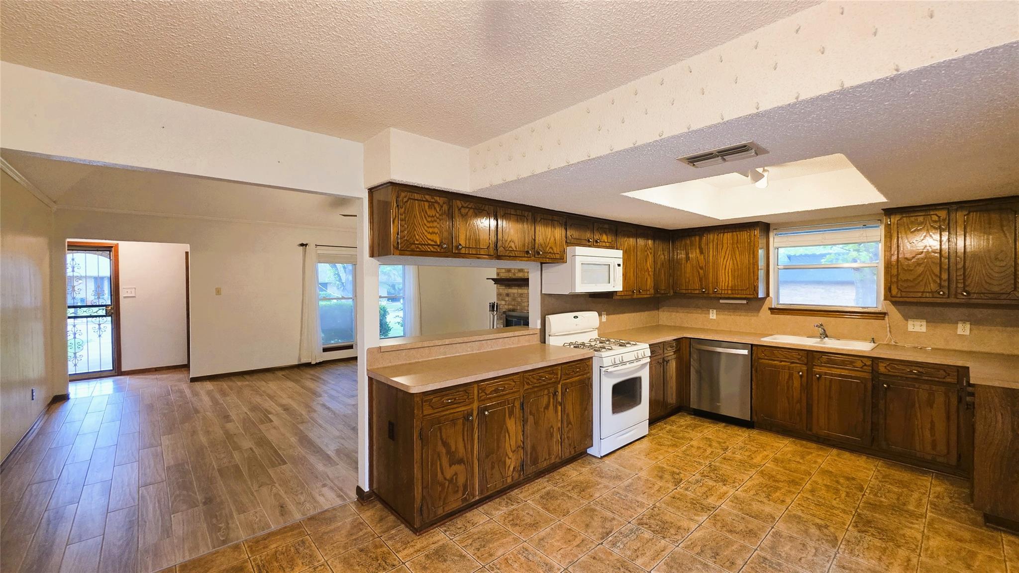 5609 WAGON TRAIN Rd, Austin, TX 78749