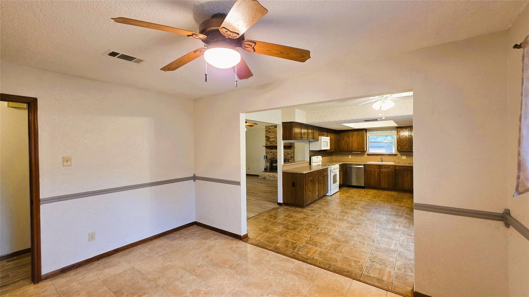 5609 WAGON TRAIN Rd, Austin, TX 78749