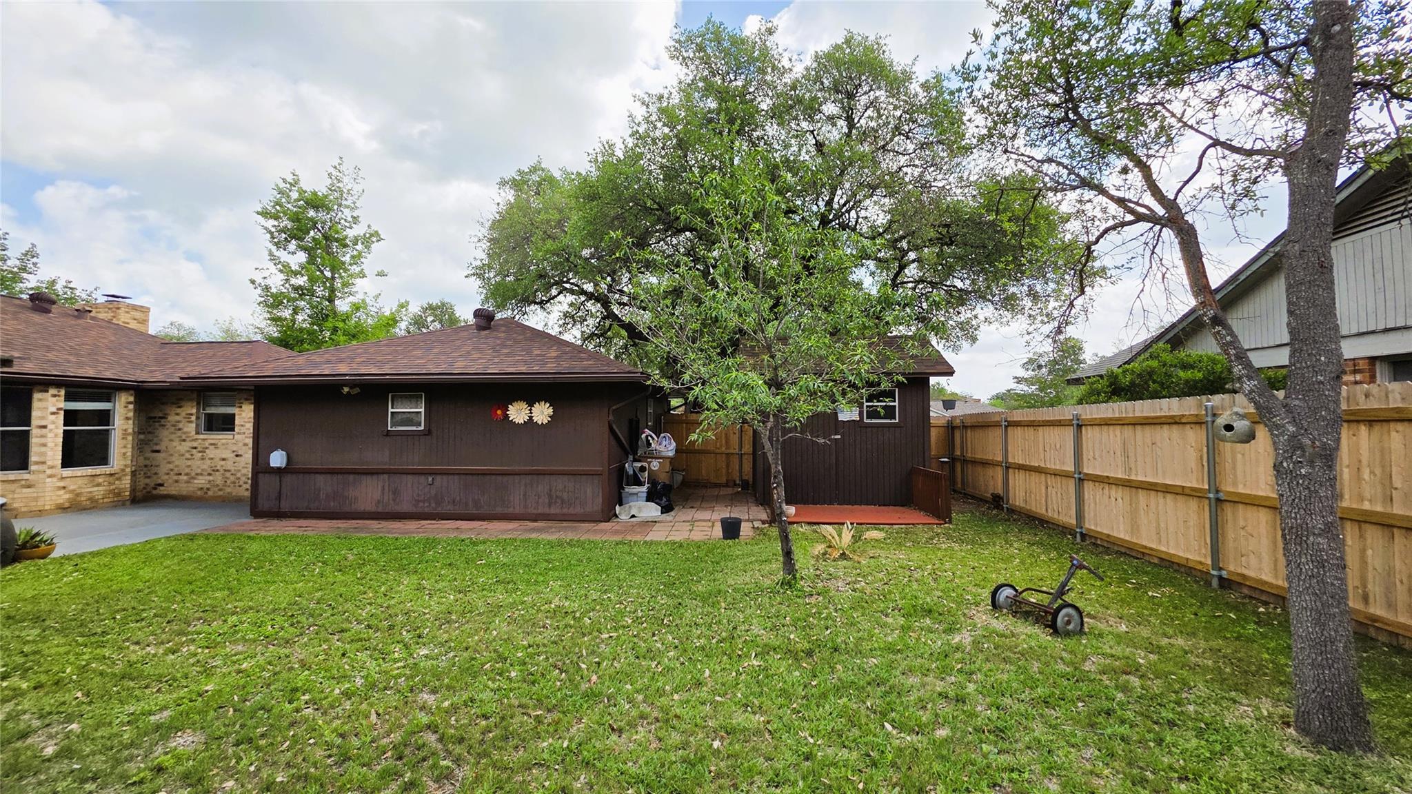5609 WAGON TRAIN Rd, Austin, TX 78749
