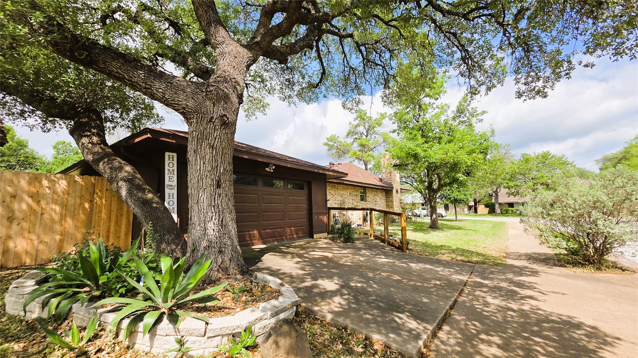 5609 WAGON TRAIN Rd, Austin, TX 78749