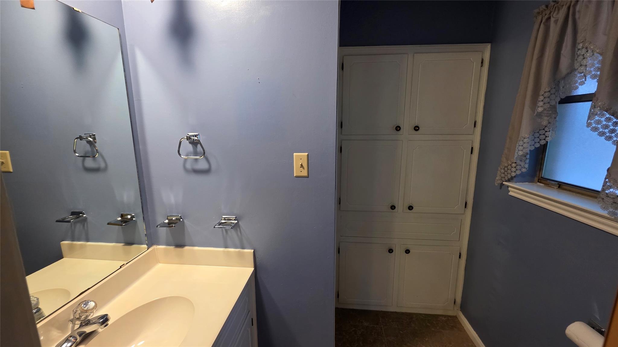 5609 WAGON TRAIN Rd, Austin, TX 78749