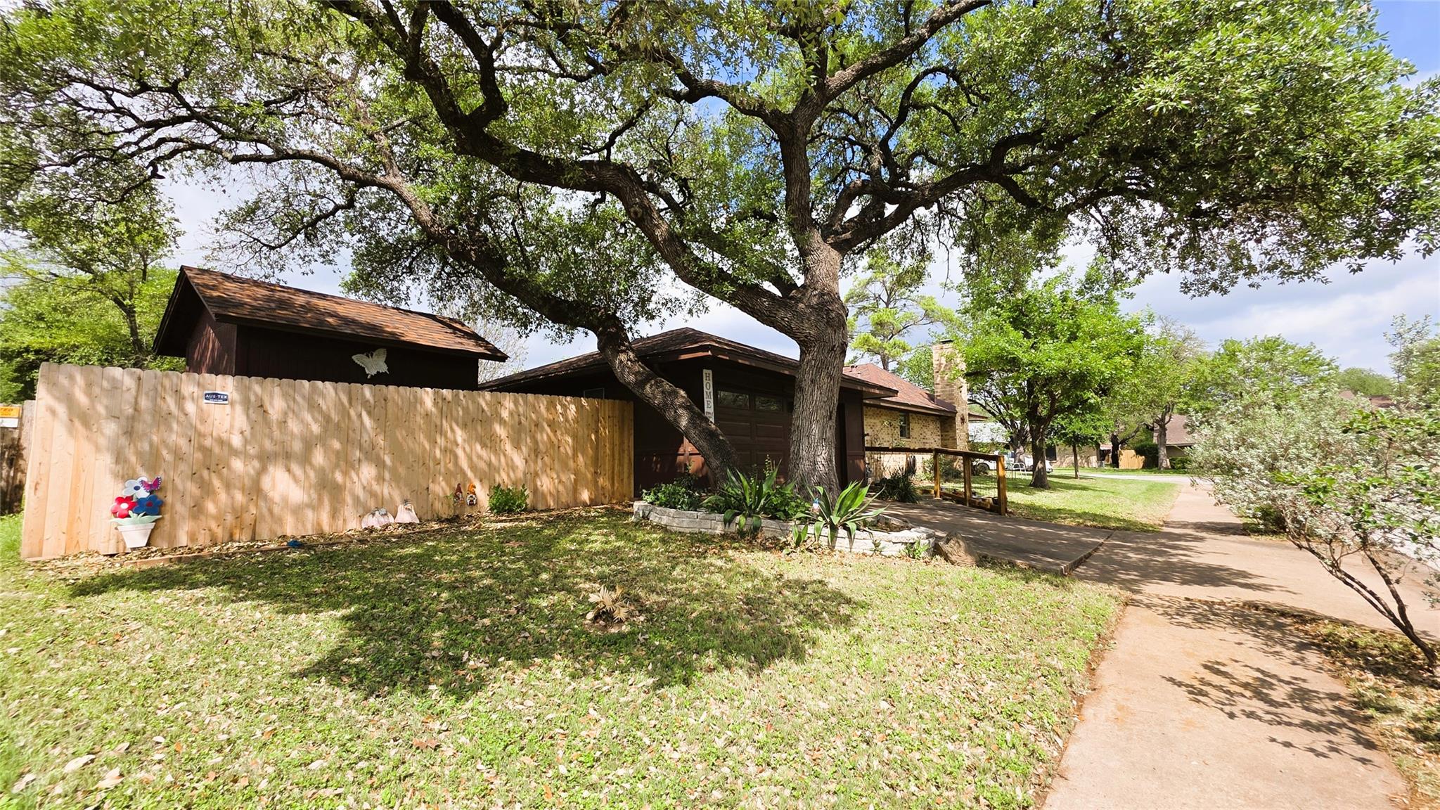 5609 WAGON TRAIN Rd, Austin, TX 78749