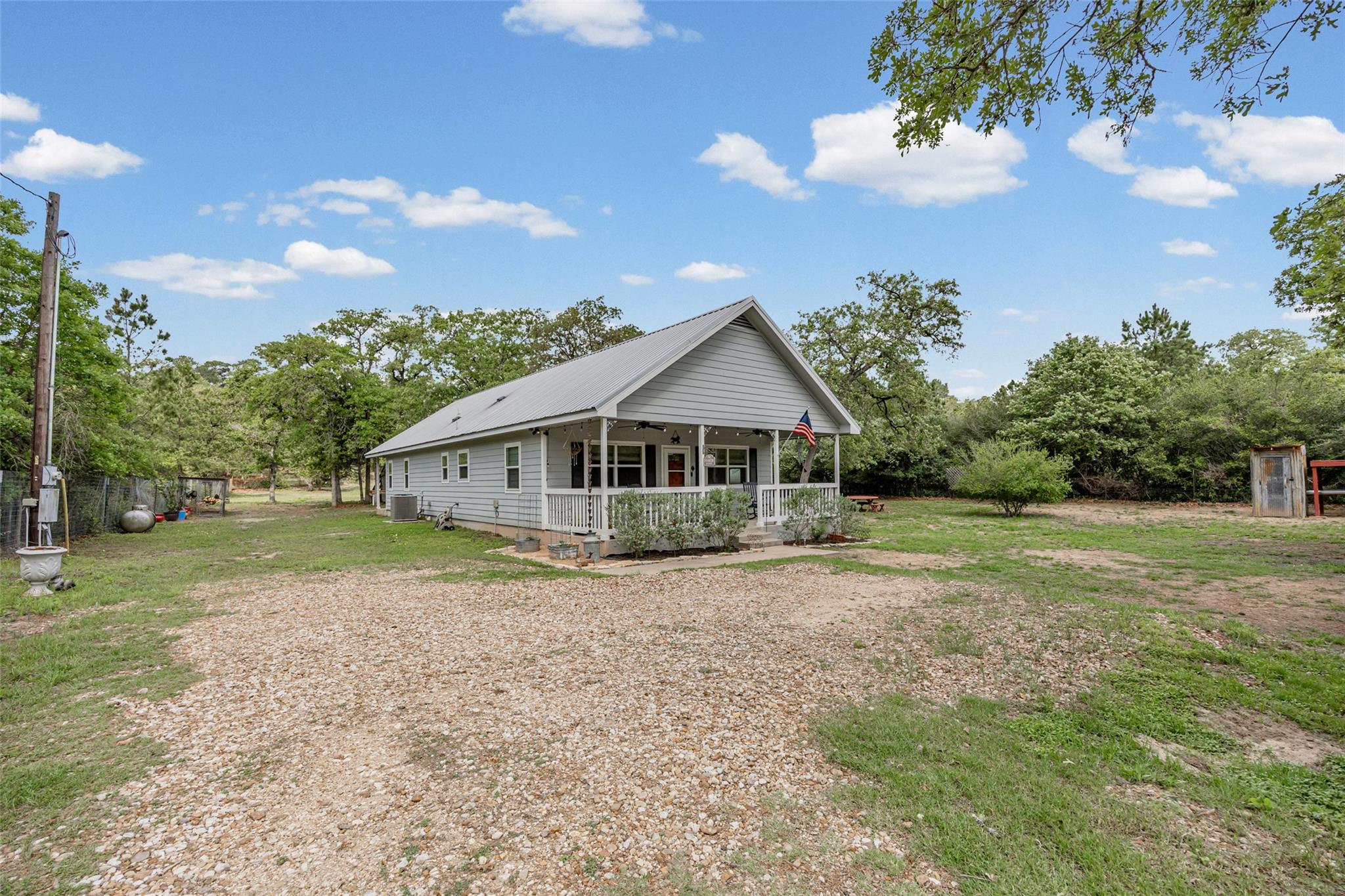 198 W Kelley Rd, Bastrop, TX 78602