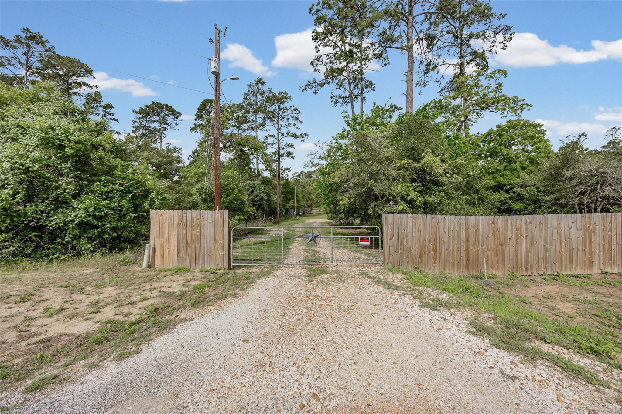 198 W Kelley Rd, Bastrop, TX 78602