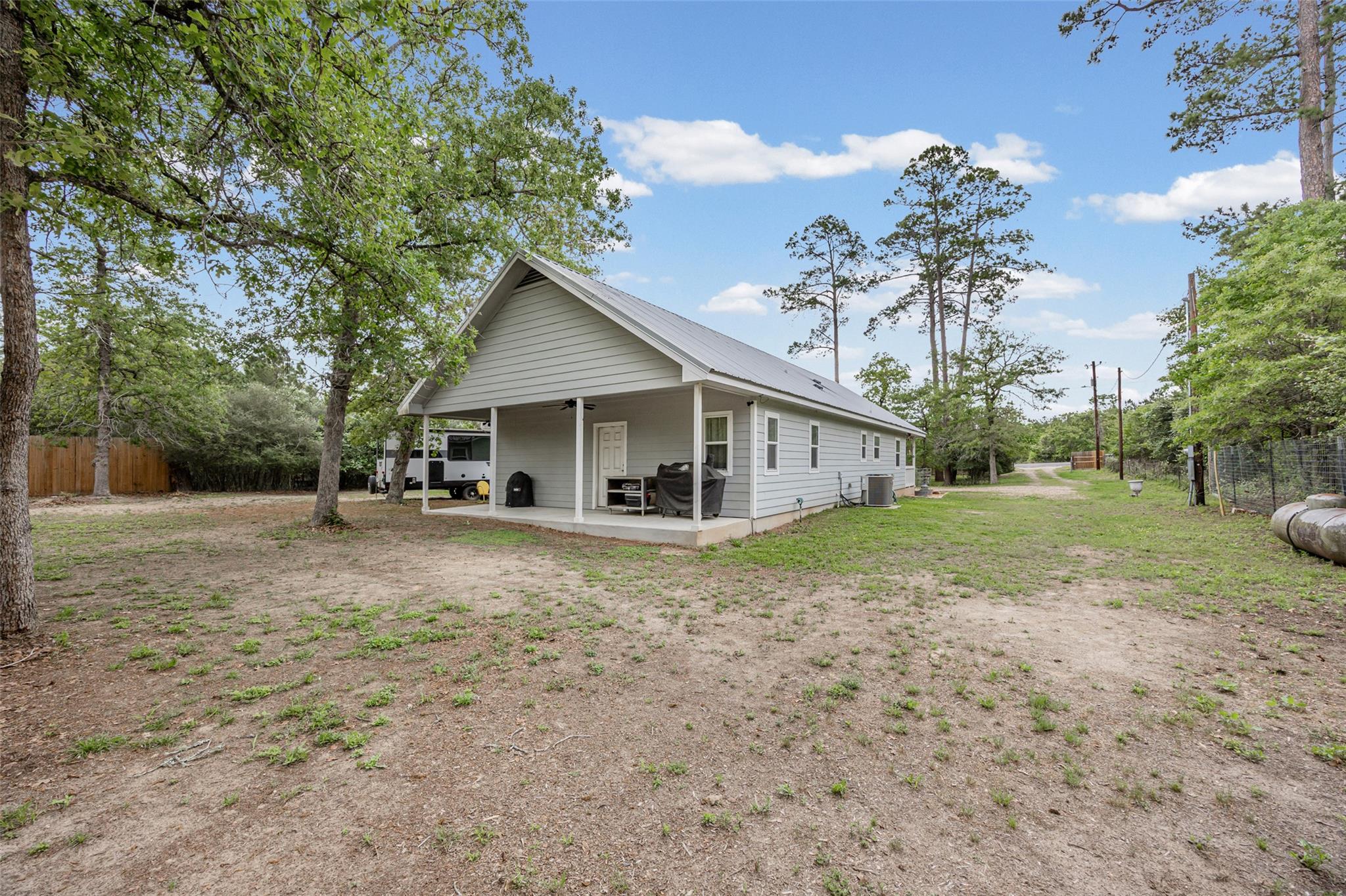 198 W Kelley Rd, Bastrop, TX 78602