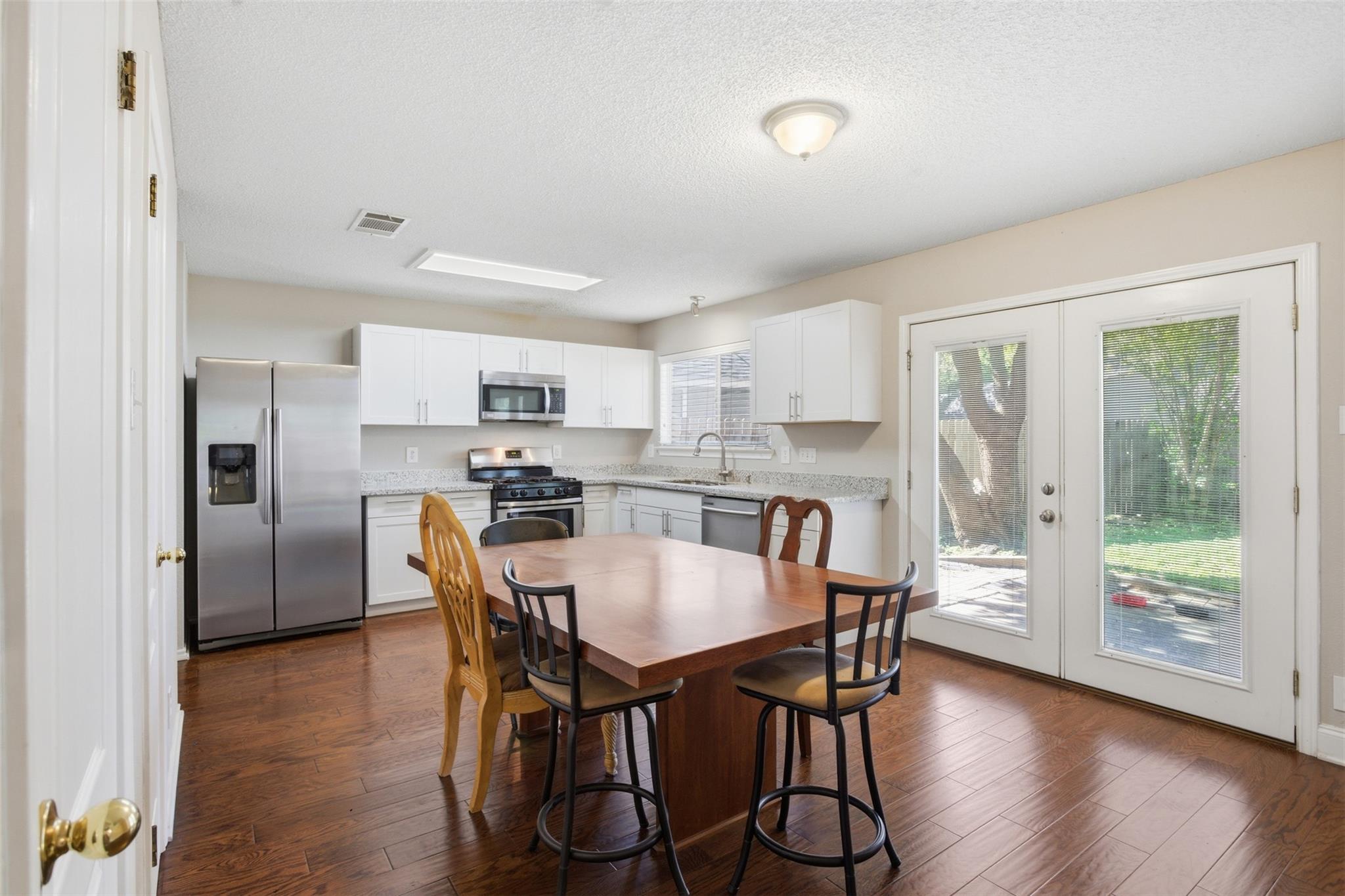 2106 Logan Dr, Round Rock, TX 78664